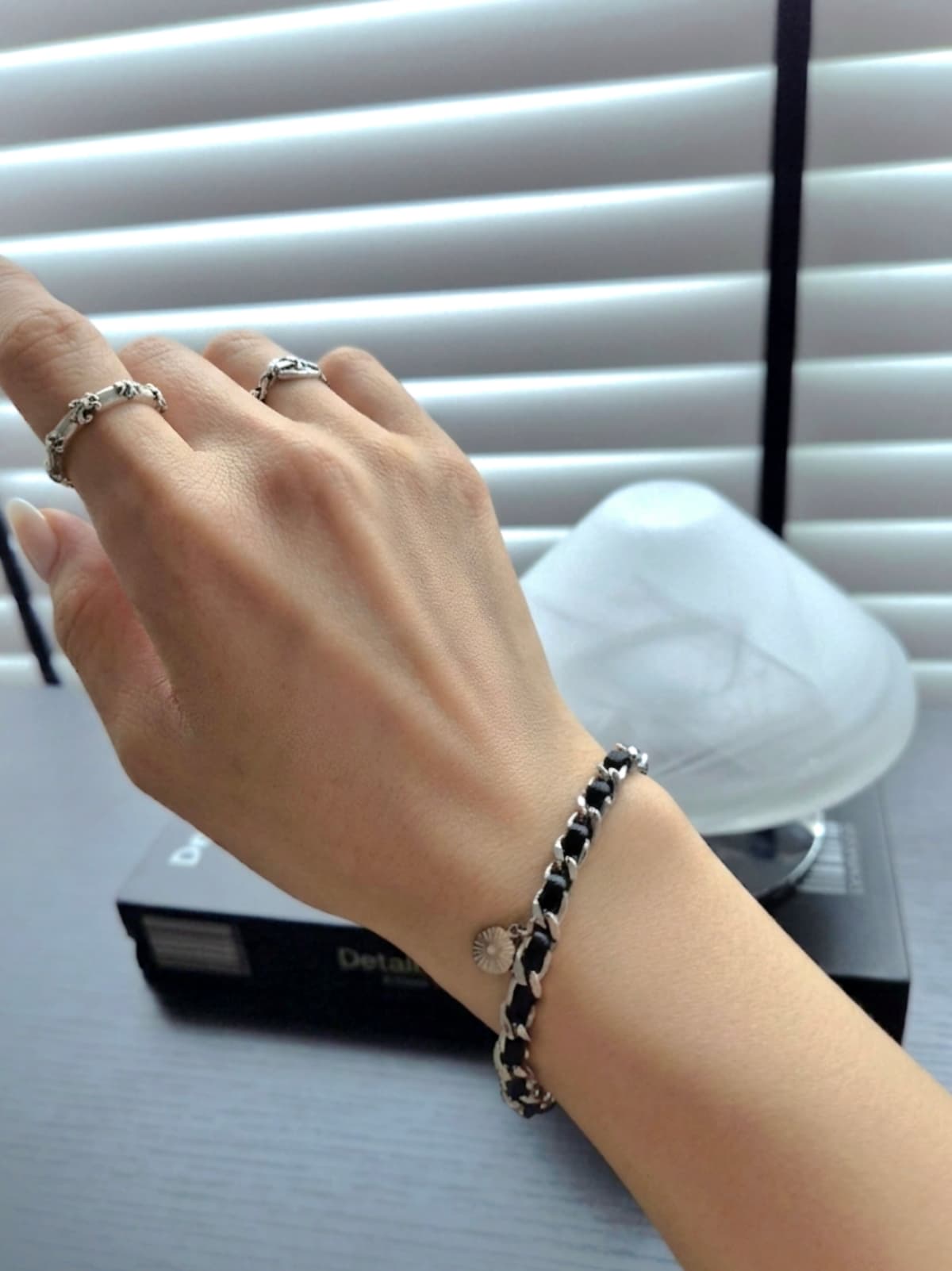 Surgical Steel Black Leather Chain Flower Charm Bracelet - 이미지 6