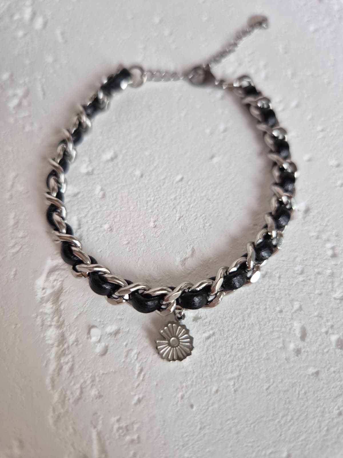 Surgical Steel Black Leather Chain Flower Charm Bracelet - 이미지 2