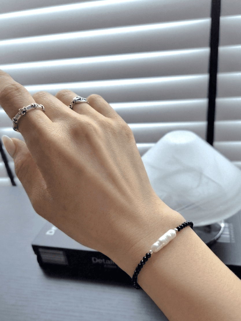 Surgical steel finish black bead freshwater pearl accent layered bracelet - 이미지 2