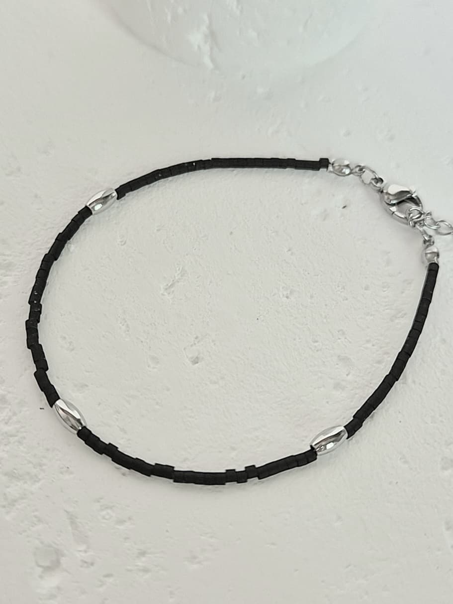Surgical Steel Black Beads Silver Point Daily Layered Bracelet - 이미지 3