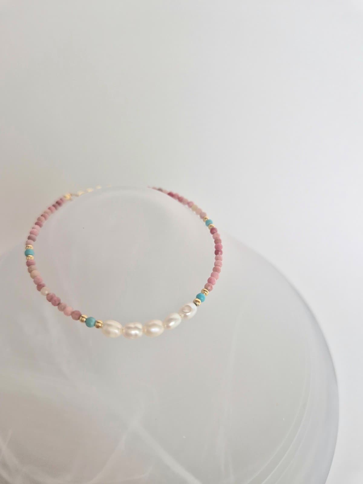 Pink Gemstone Bead Pearl Accent Layered Bracelet - 이미지 3