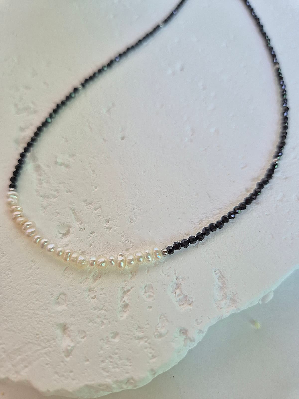 Surgical Steel Black Gemstone Bead Pearl Contrast Choker Necklace - 이미지 6