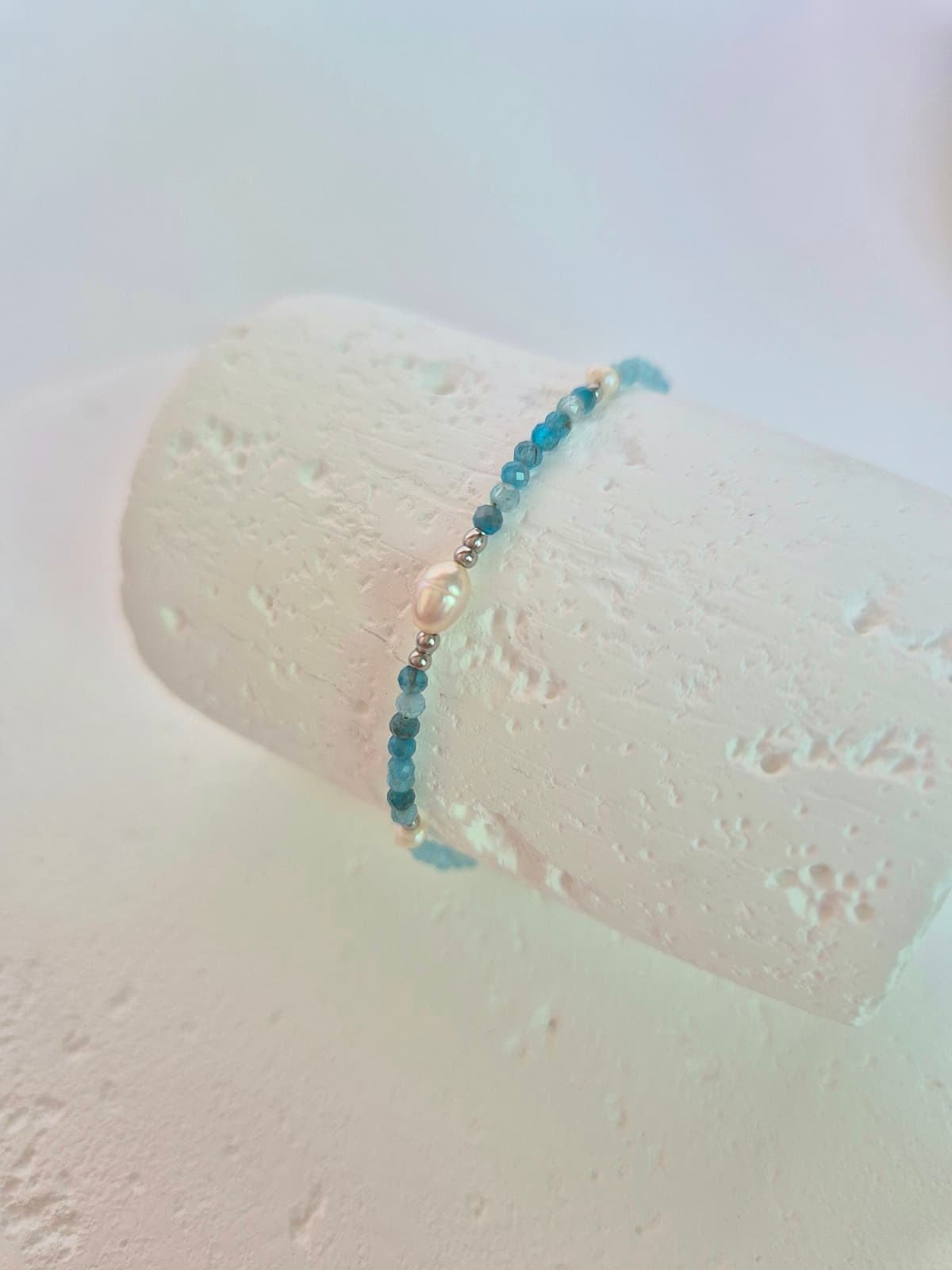 Surgical Steel Blooming Blue Gemstone Pearl Point Bead Layered Bracelet - 이미지 8