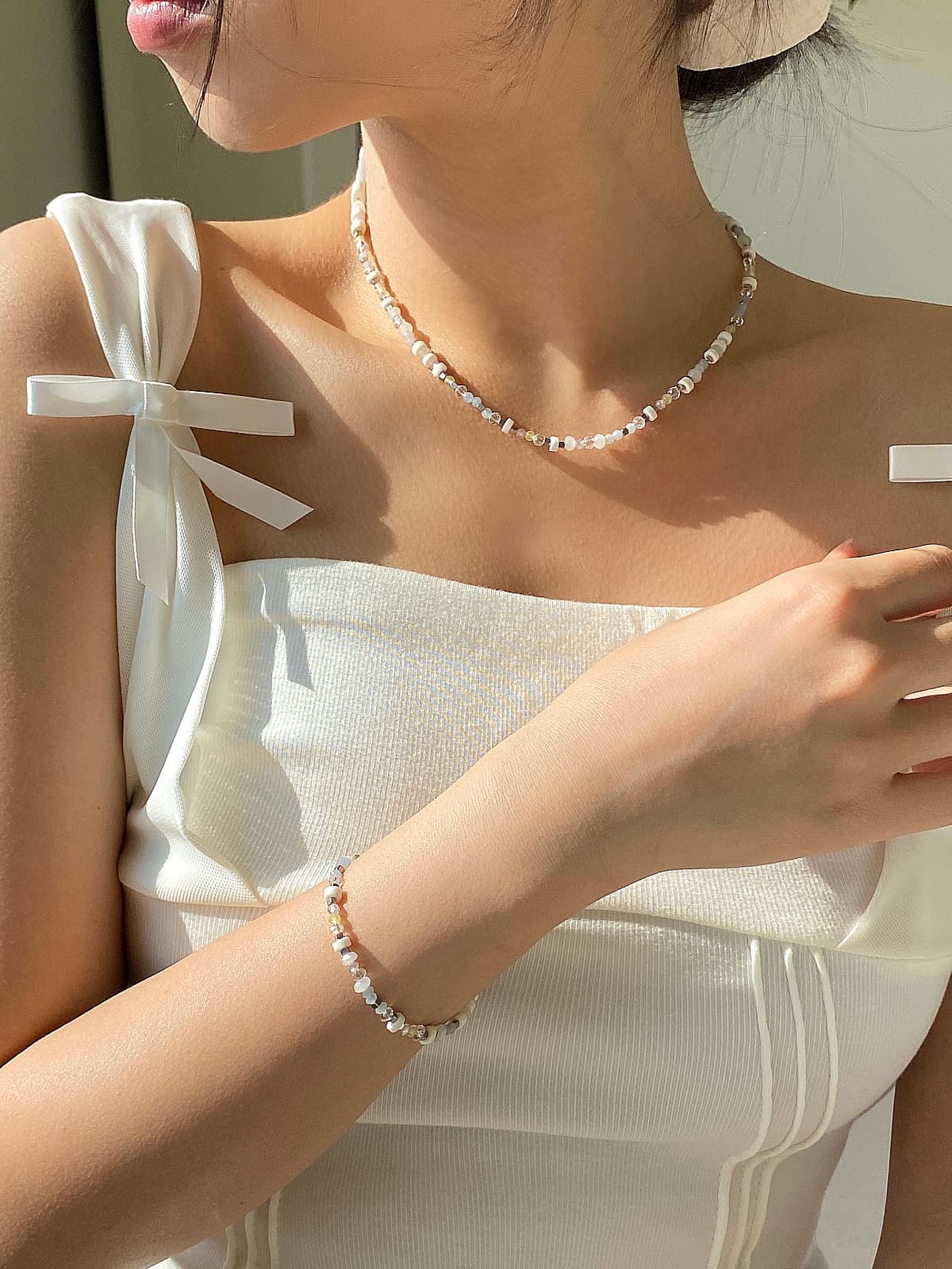 Surgical White Mix Gemstone Bead Choker Daily Layered Necklace - 이미지 3