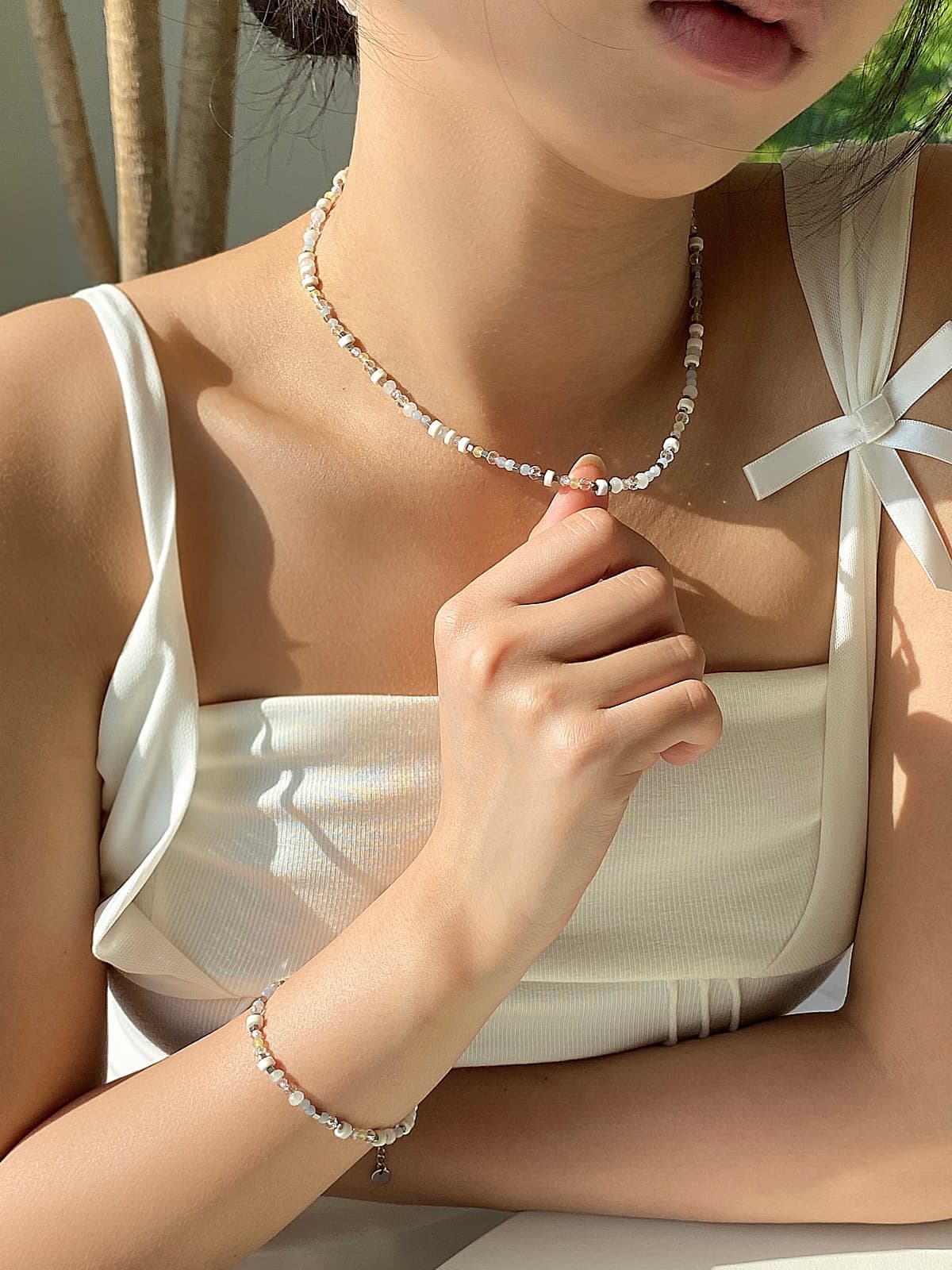 Surgical White Mix Gemstone Bead Choker Daily Layered Necklace - 이미지 1