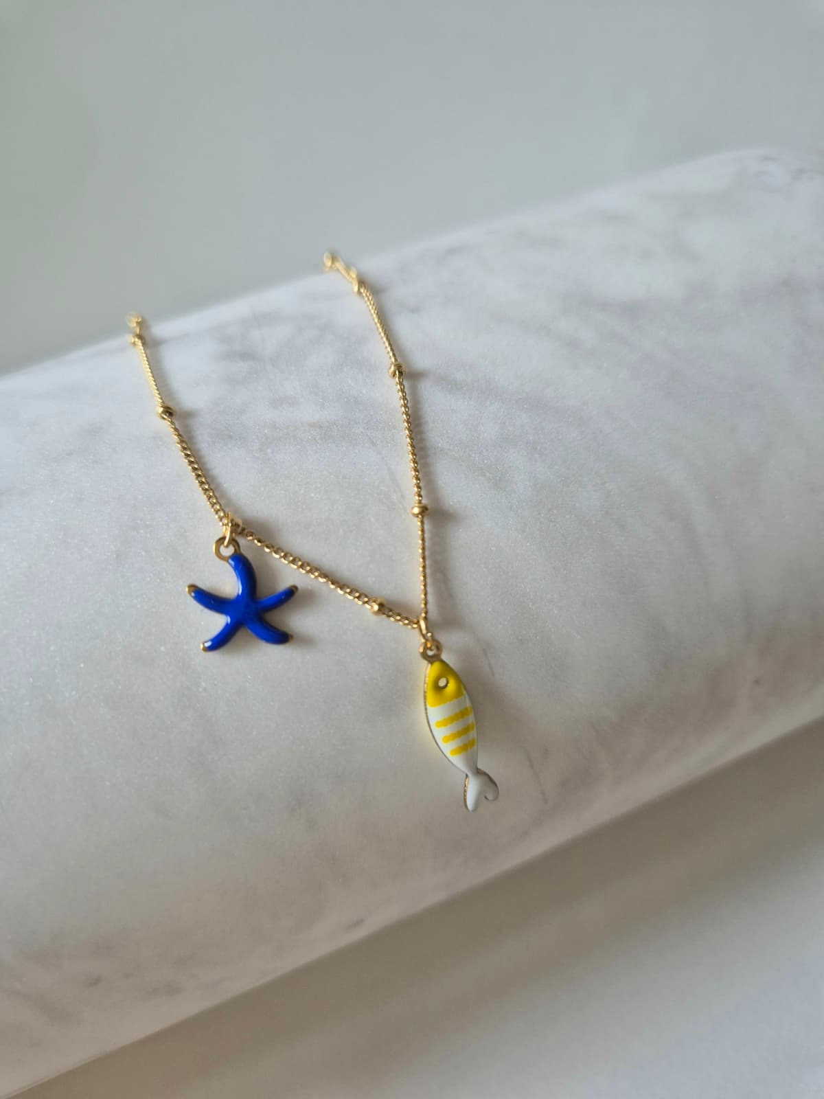 Gold surgical fish pendant necklace - 이미지 1