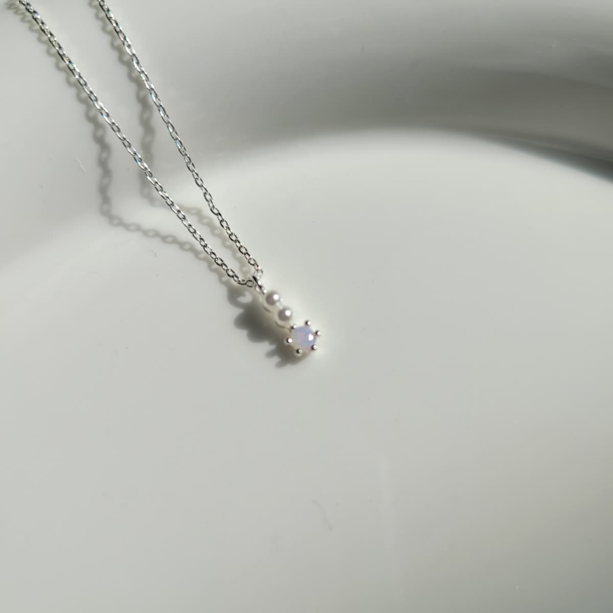 Moonstone Pearl Drop Necklace - 이미지 3