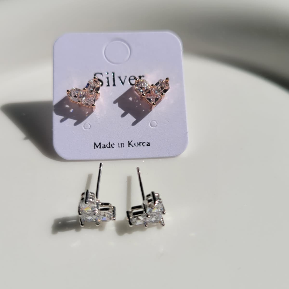 Crystal Heart Silver Stud Earrings - 이미지 4