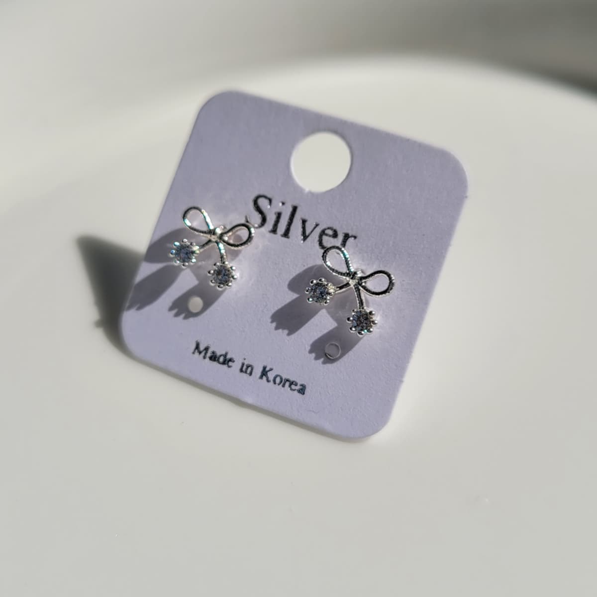 Cherry ribbon silver stud earrings - 이미지 7