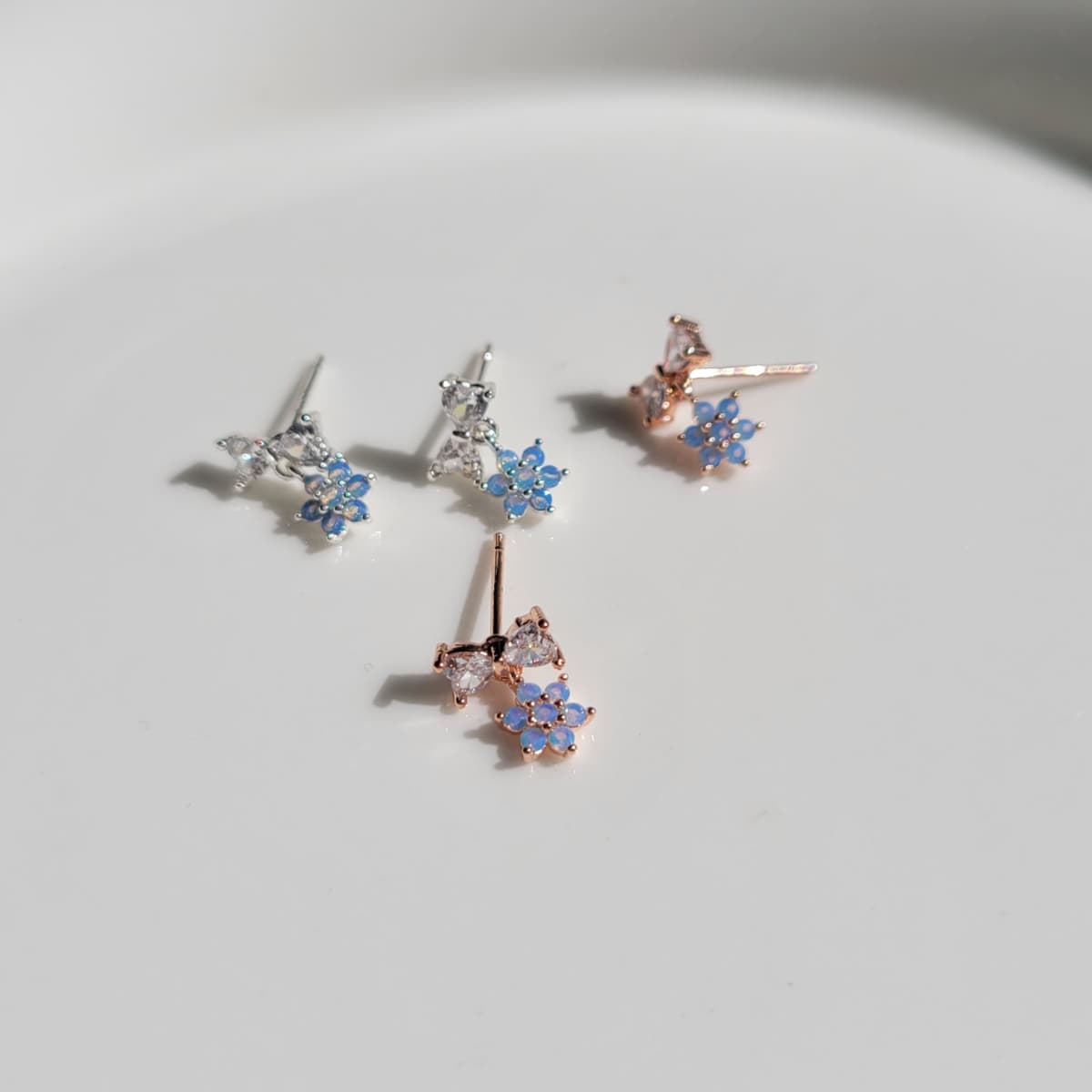 Blue Opal Silver Stud Earrings - 이미지 1