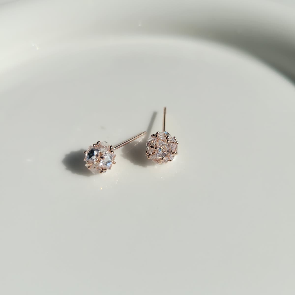 Self-luminous silver post earrings - 이미지 5