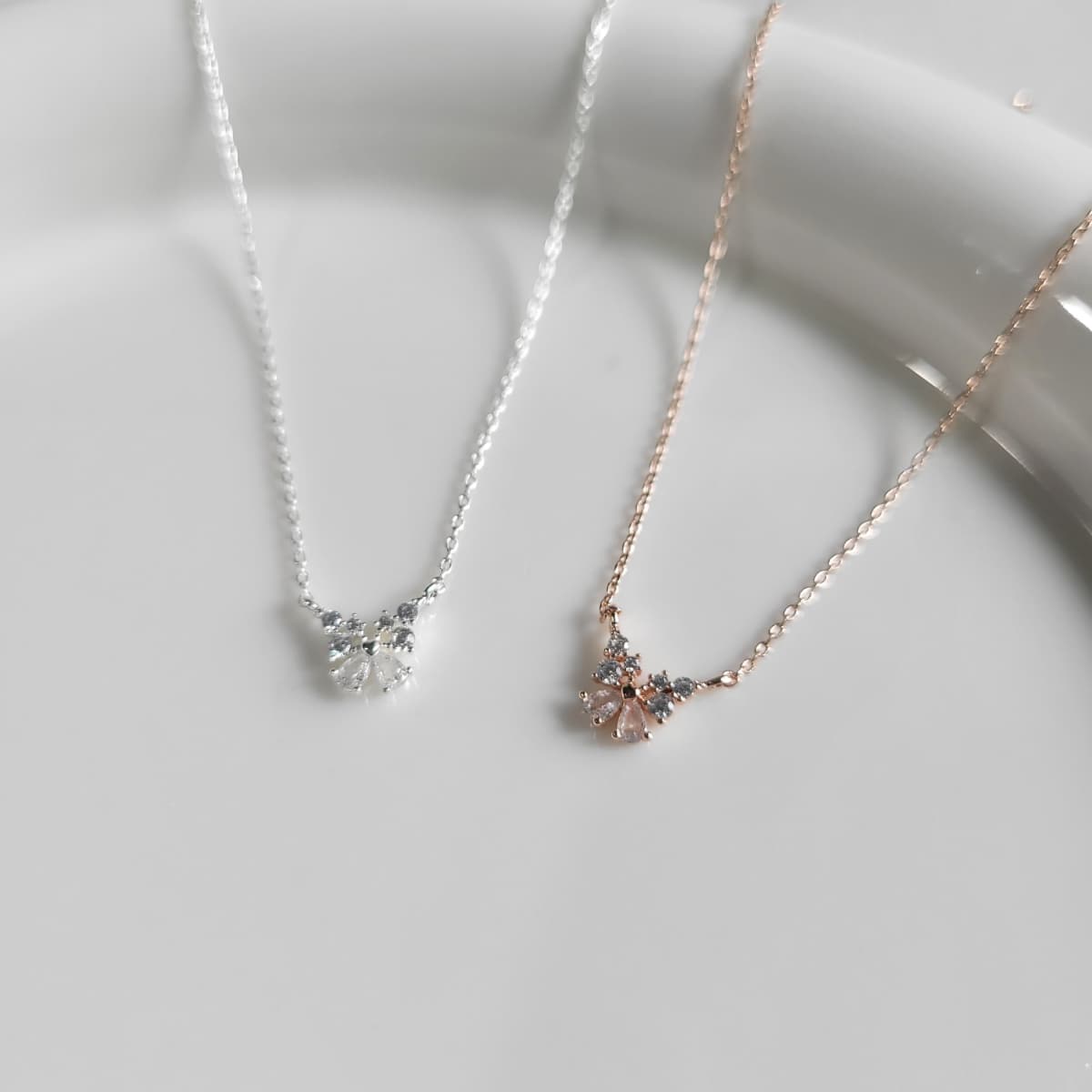 Pretty butterfly necklace - 이미지 5
