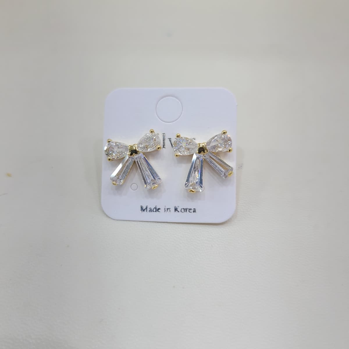 Simple large ribbon silver stud earrings - 이미지 4