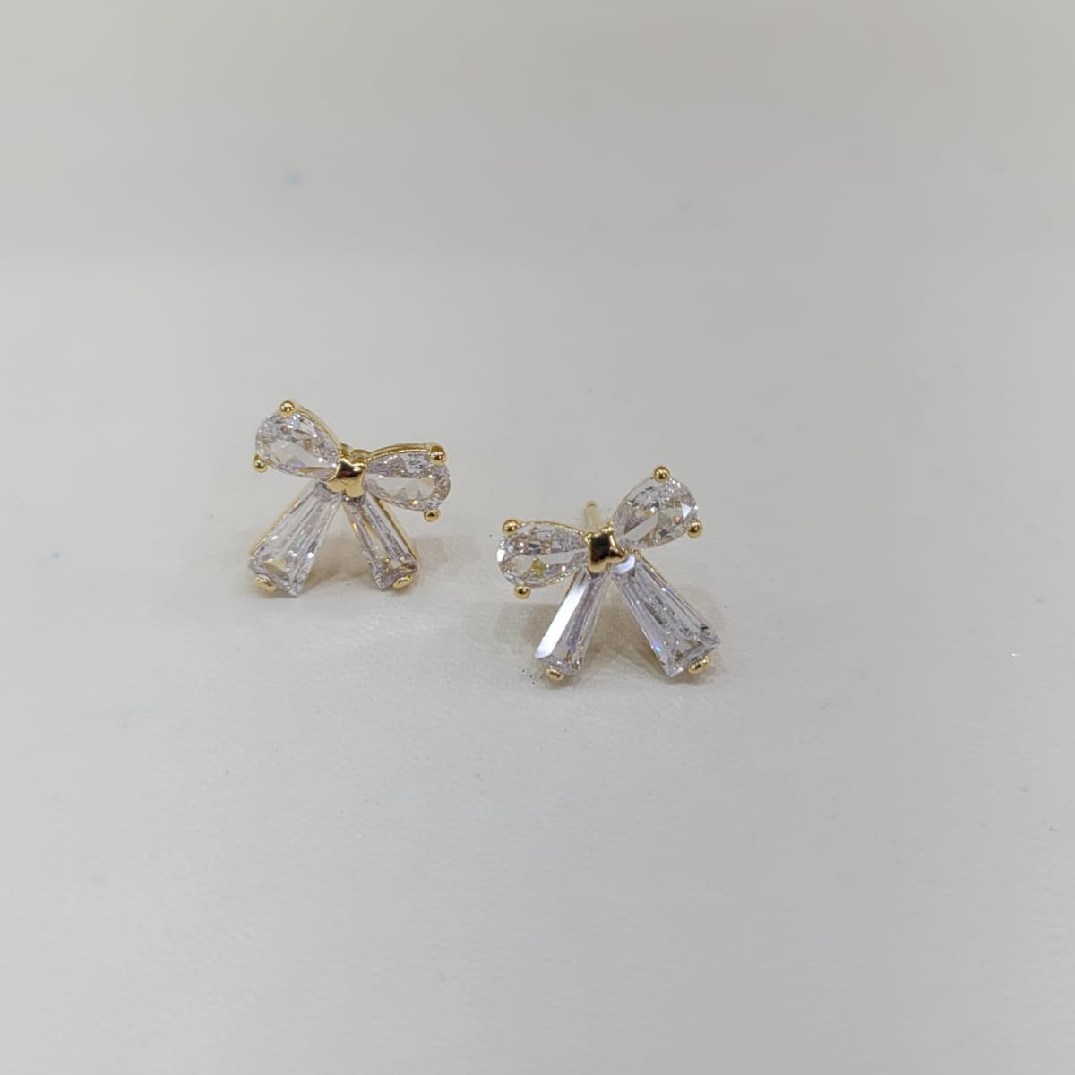 Simple large ribbon silver stud earrings - 이미지 7