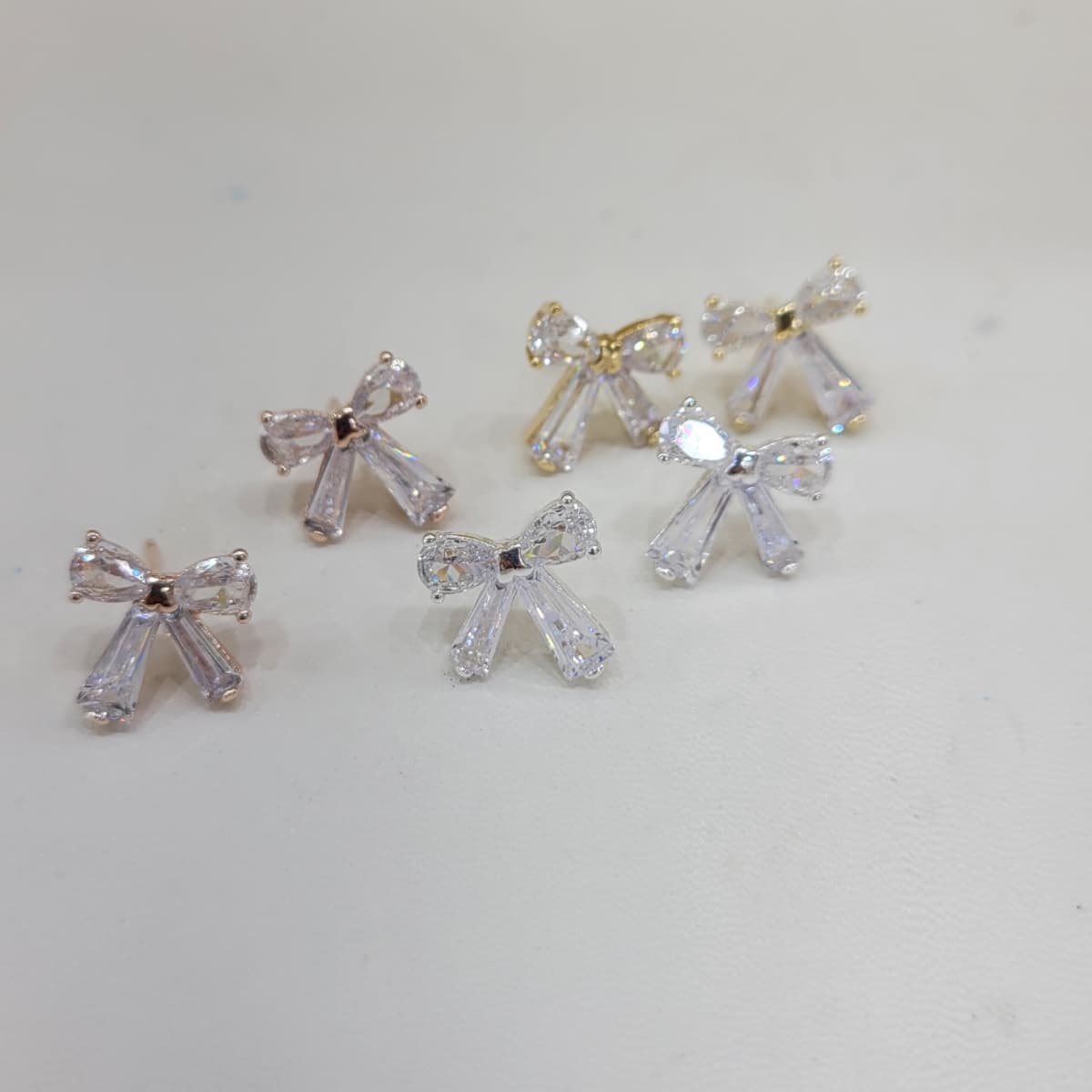 Simple large ribbon silver stud earrings - 이미지 2