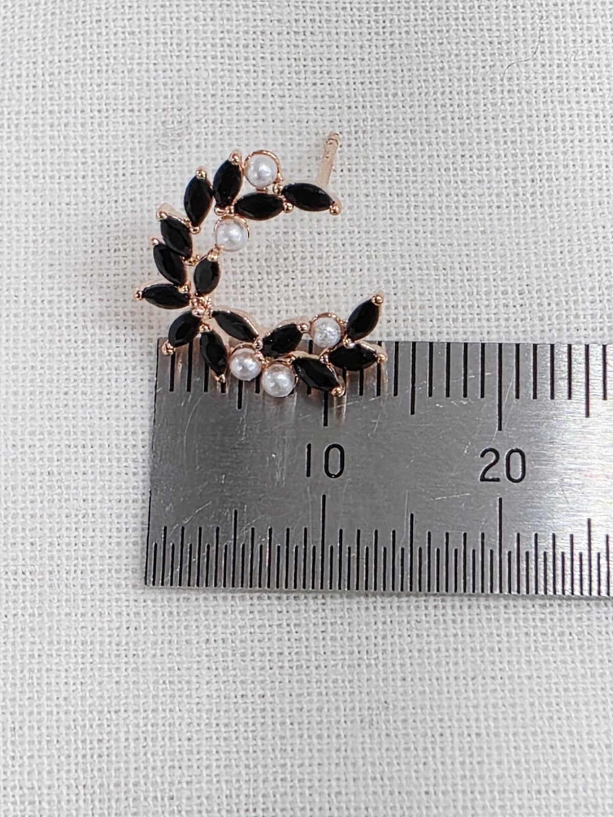 Black Leaf Moon Pearl Point Half Moon Earrings Silver Post - 이미지 7