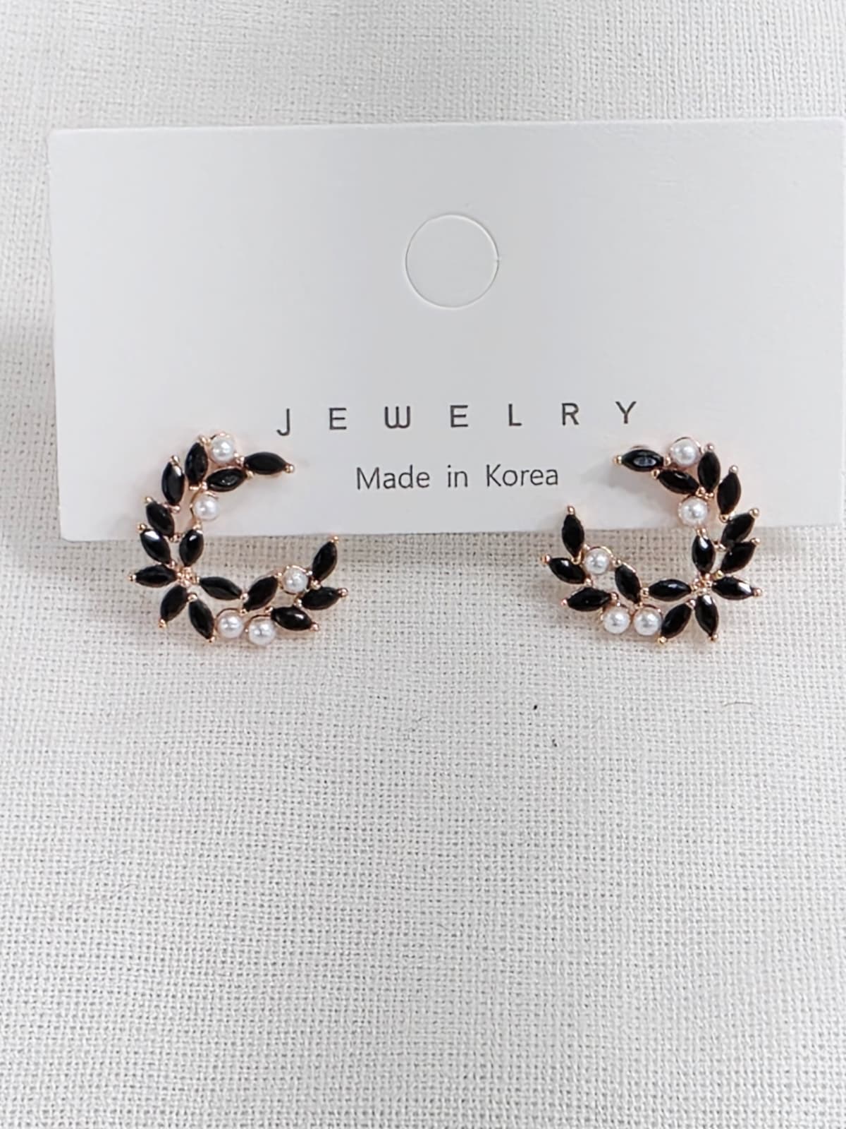 Black Leaf Moon Pearl Point Half Moon Earrings Silver Post - 이미지 5