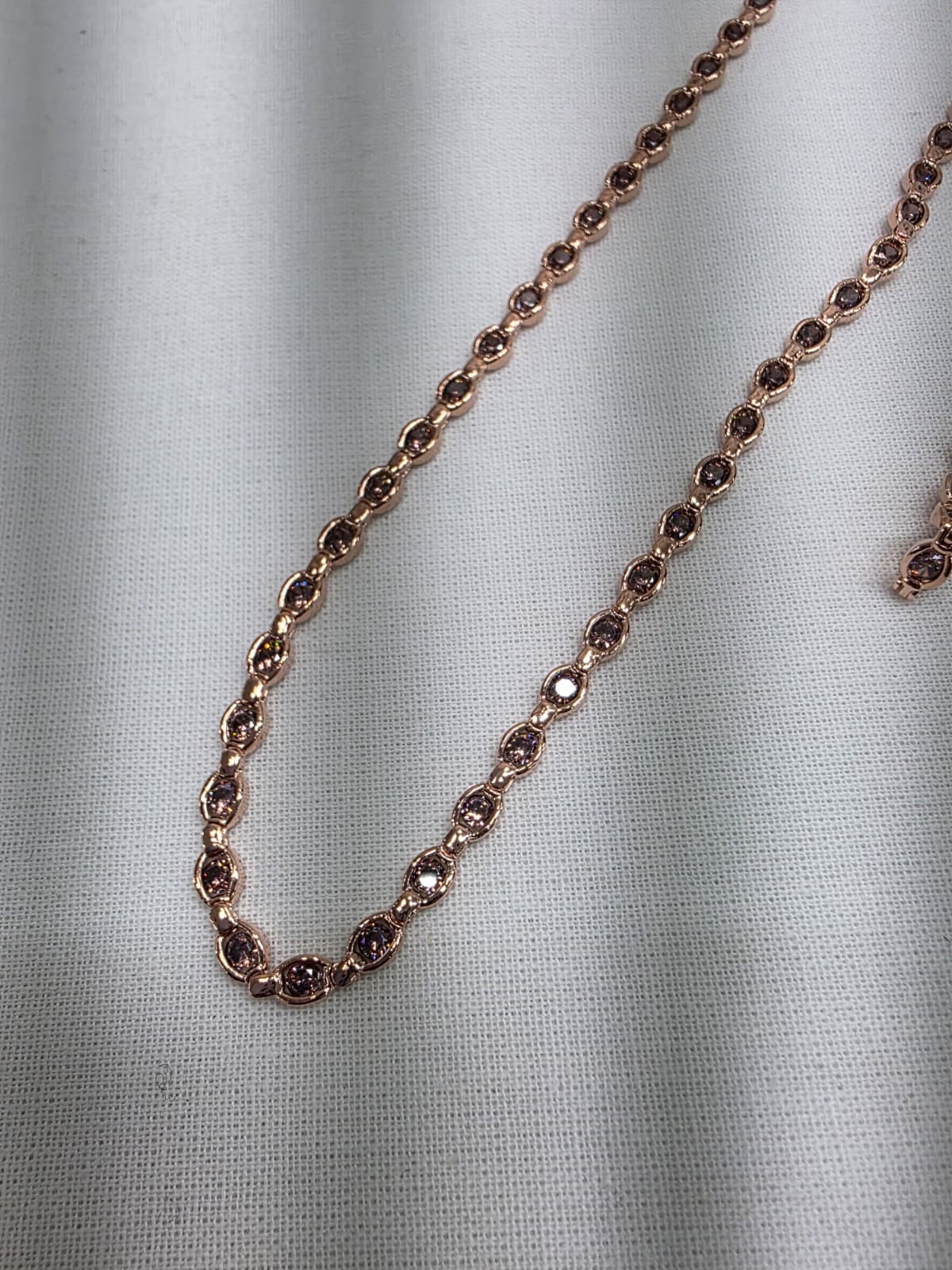 Cognac oval connected simple cubic zirconia point tennis chain necklace - 이미지 10