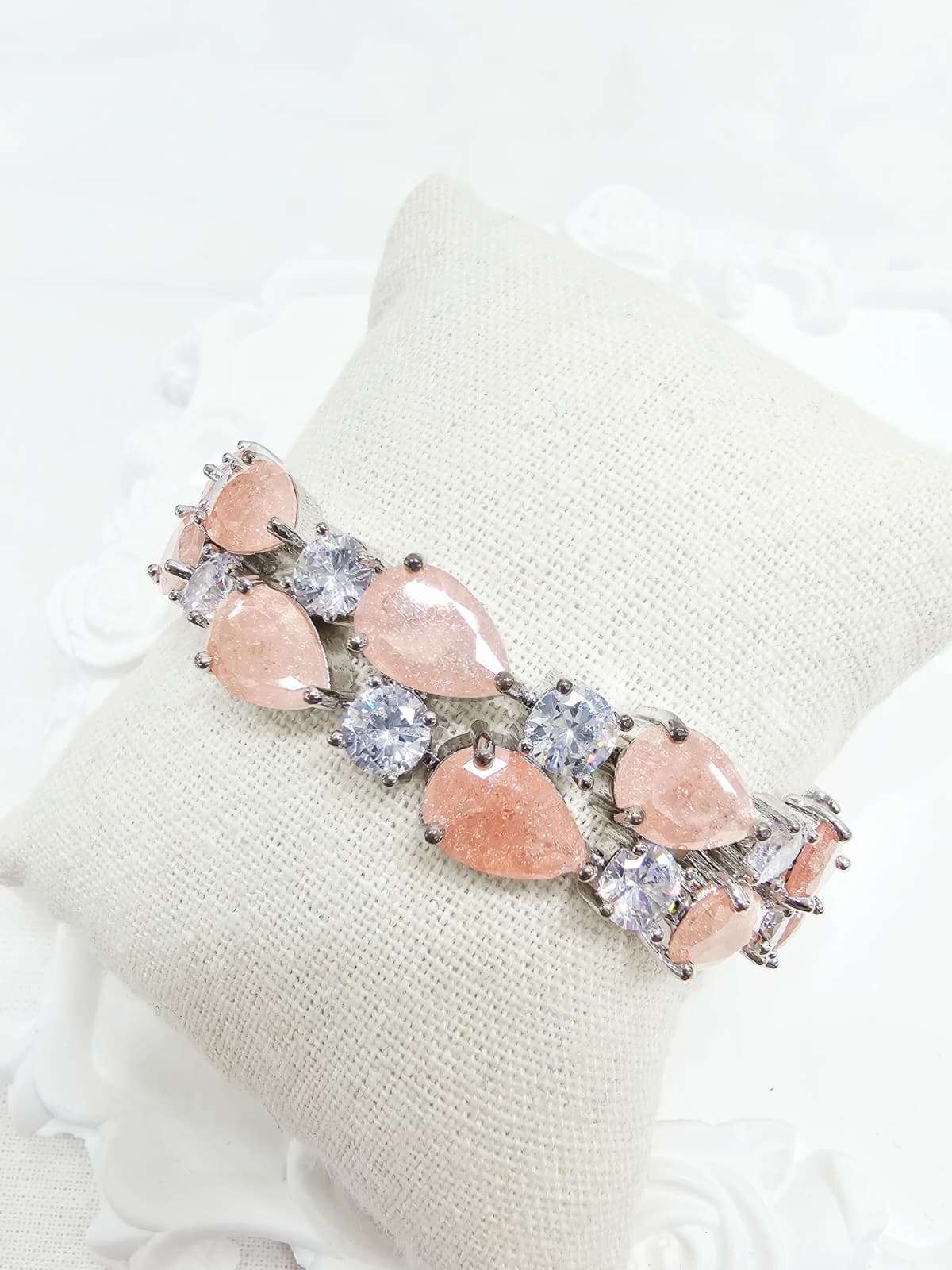 Teardrop Ice Cubic Crackstone Point Madame Bling Silver Tone Noble Bracelet - 이미지 4