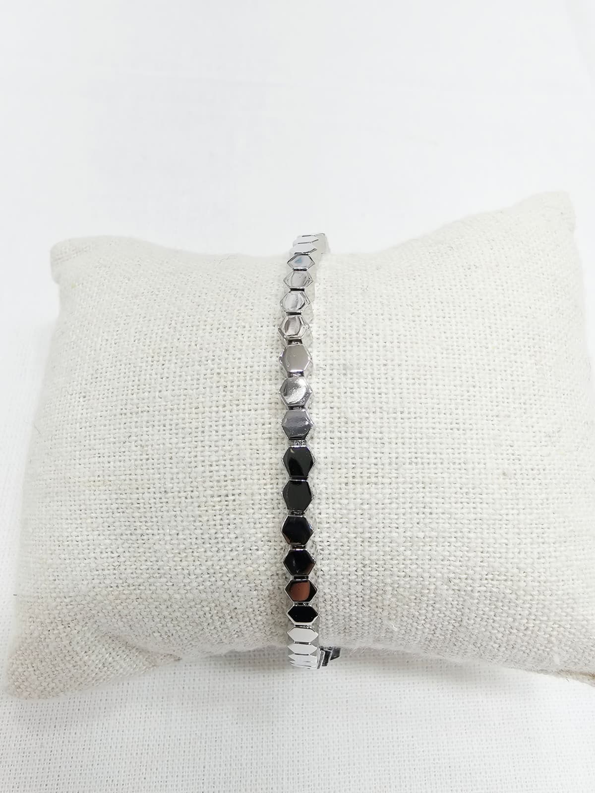 Hexagonal Chain Layered Bracelet Honeycomb Hexagon Simple Honeycomb Bracelet Simple Bracelet

Brass Product - 이미지 7