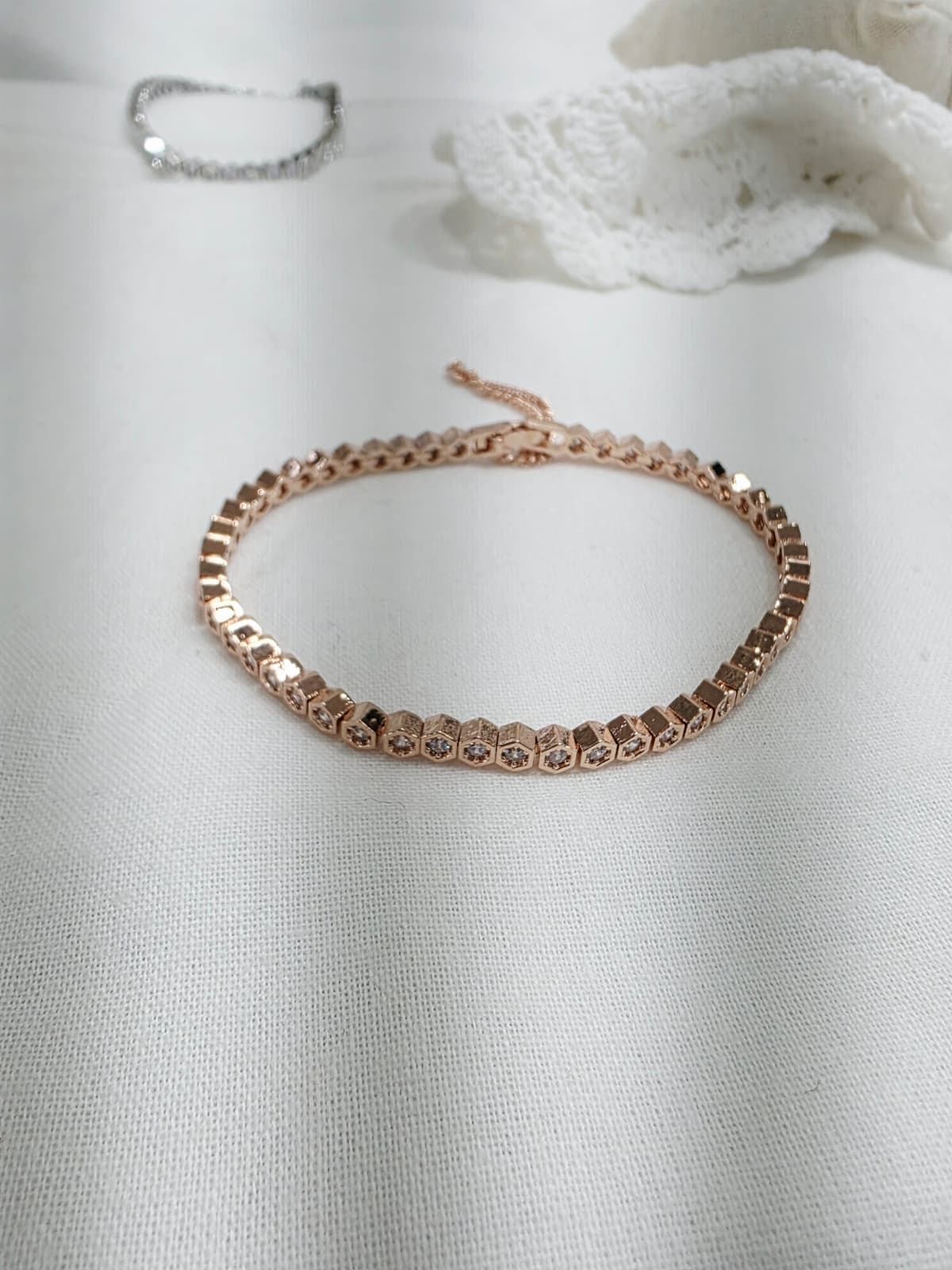 Hexagon Cubic Tennis Bracelet, Honeycomb, Alternating Hexagons - 이미지 9