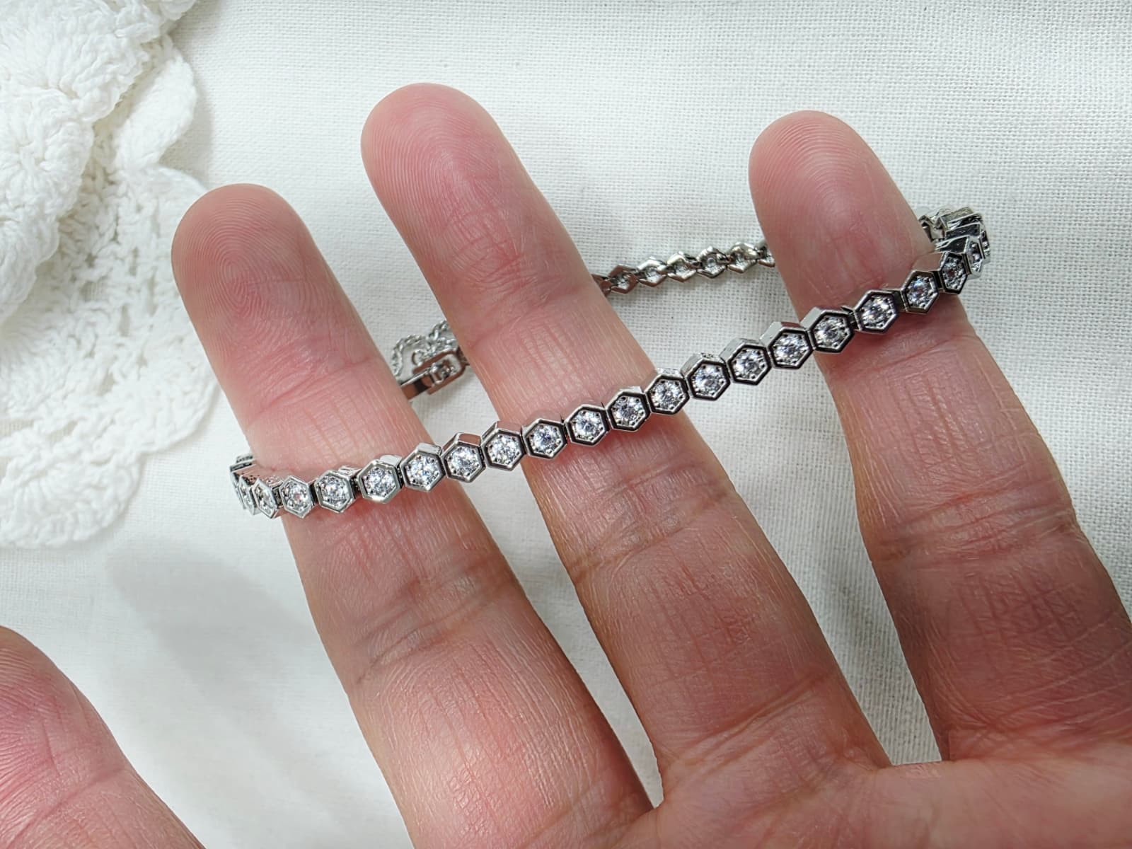 Hexagon Cubic Tennis Bracelet, Honeycomb, Alternating Hexagons - 이미지 5