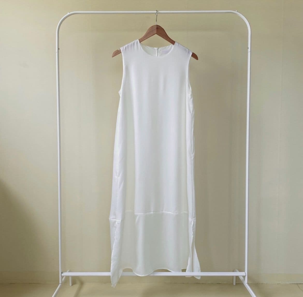 Silky Satin Slit Long Dress (Sleeveless Silk Long Dress, High Quality, Summer) 2026 - 이미지 3