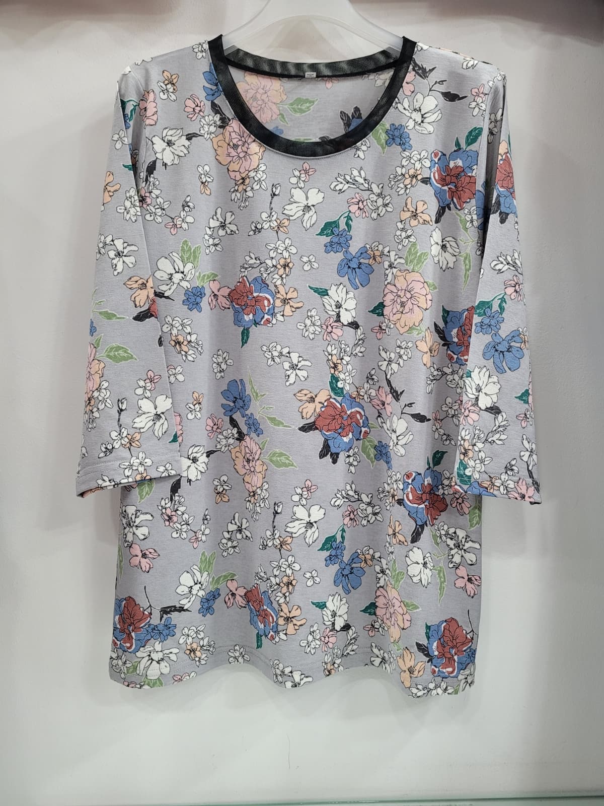 Lily Flower 3/4 Sleeve Round Neck Women's T-shirt - 이미지 1