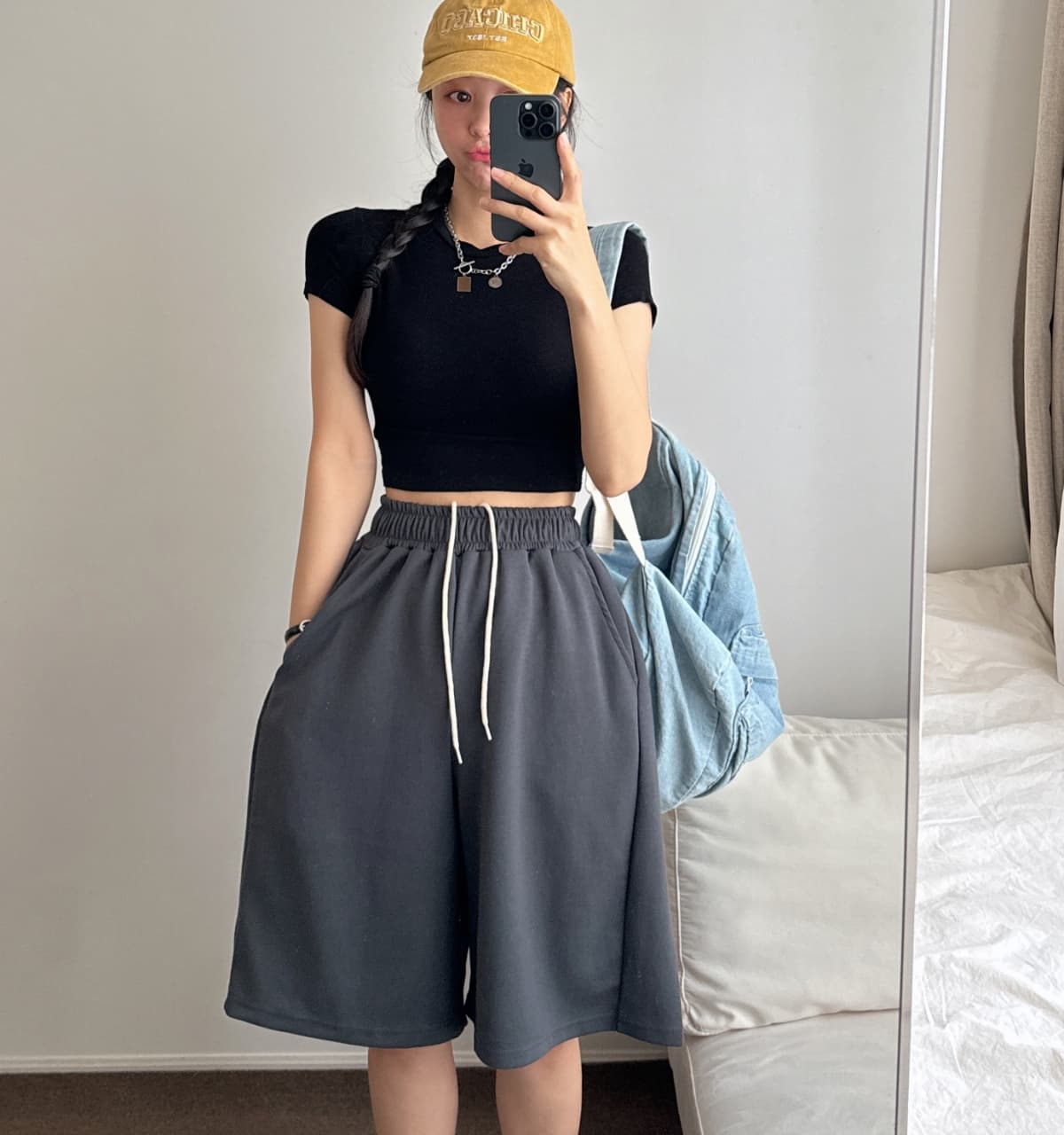 SS Side Pintuck Bermuda Shorts (Unisex, Thick Double-sided, Oversized Fit, Cutouts, Street Style) - 이미지 1