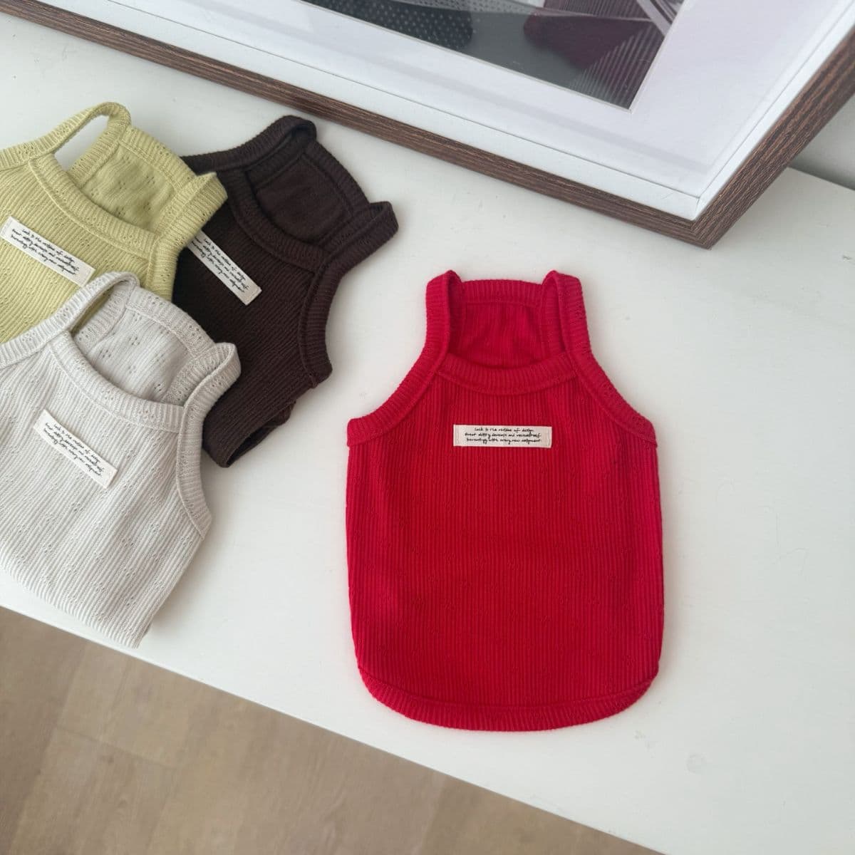 Punched sleeveless top - 이미지 5