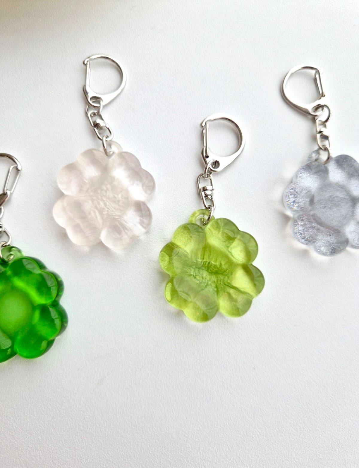 Rub Rub Clover Warrior Stone Keyring, Mental Relaxation and Healing Companion Pebble - 이미지 1