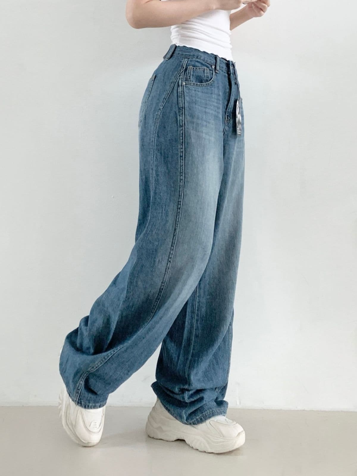 930 Summer Half-Curve Cut Denim Pants - 이미지 9
