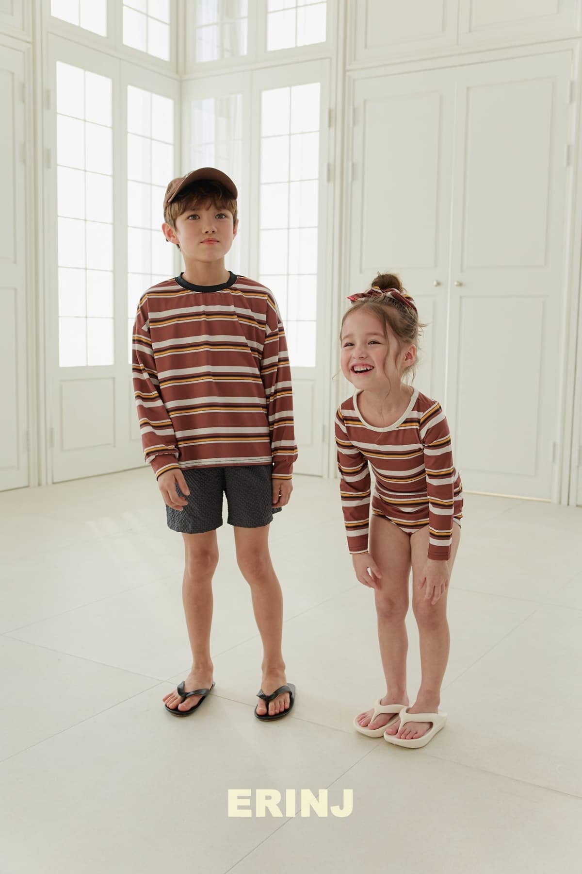 Erin Loose Fit Border Rash Guard Top - 이미지 12