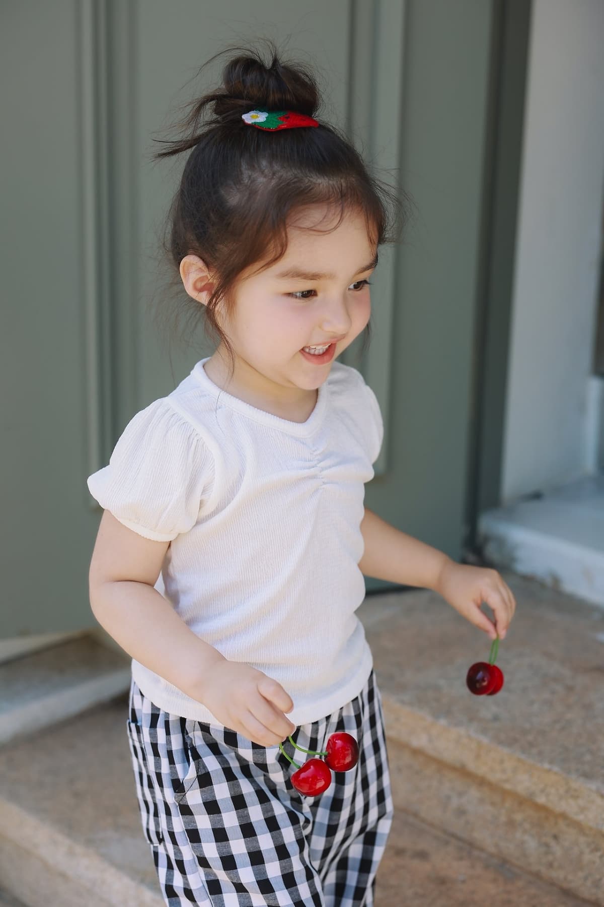 Elastic band shirred blouse - 이미지 12