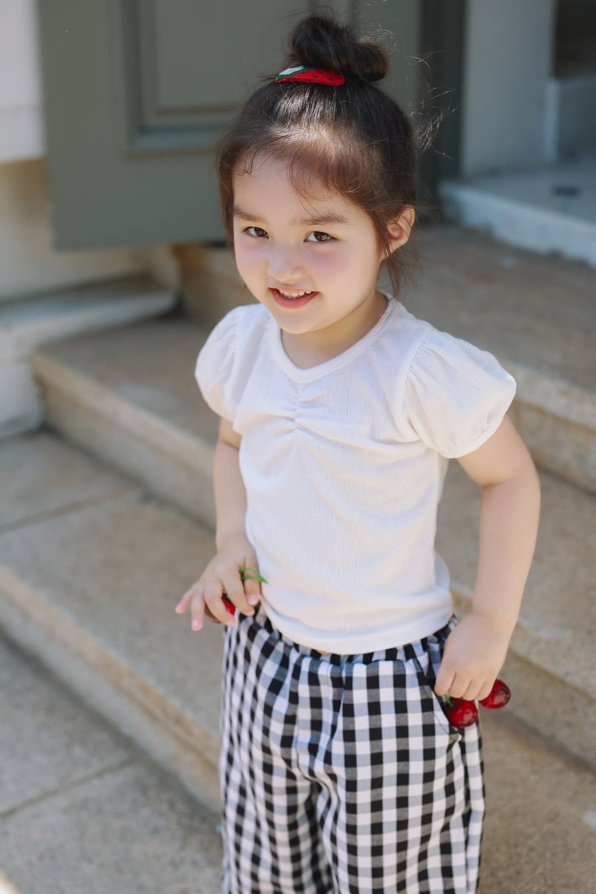 Elastic band shirred blouse - 이미지 7