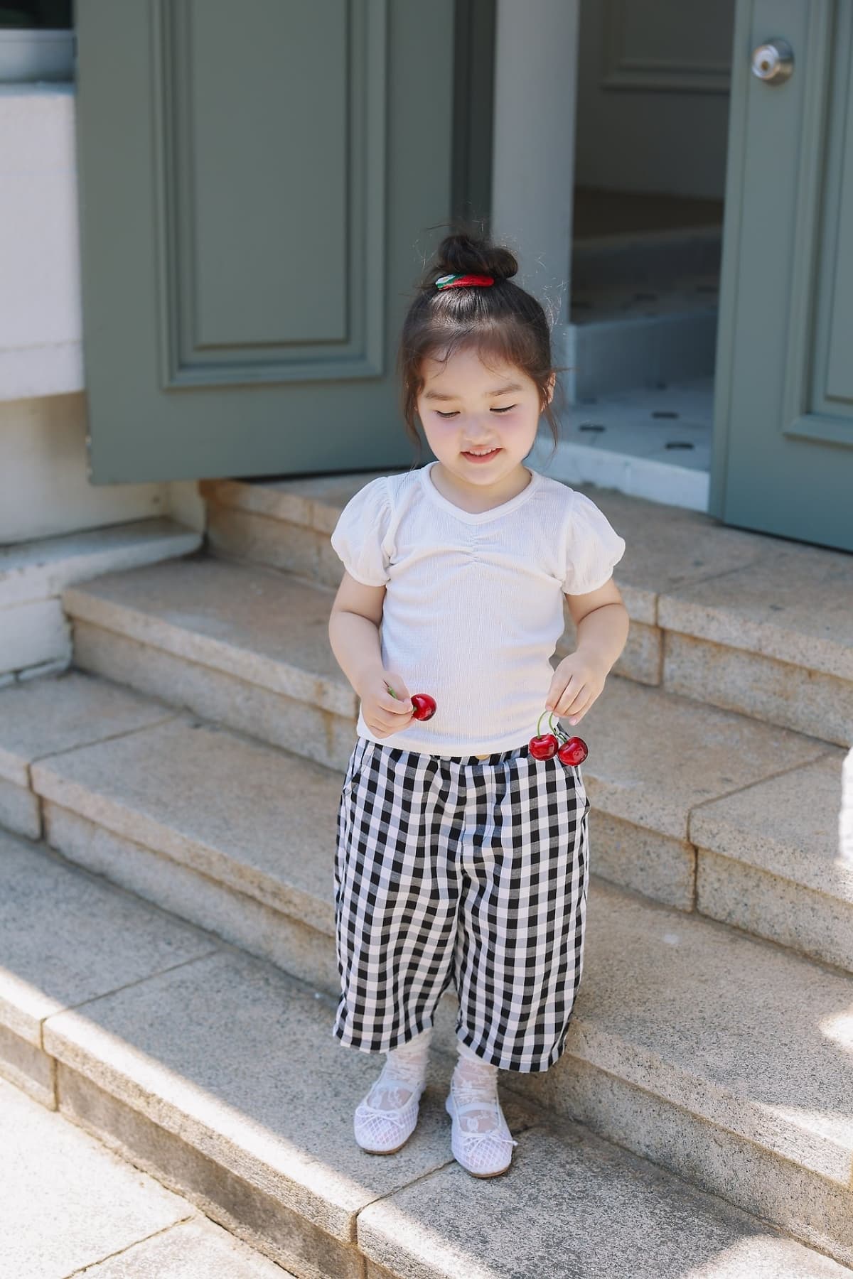 Elastic band shirred blouse - 이미지 14