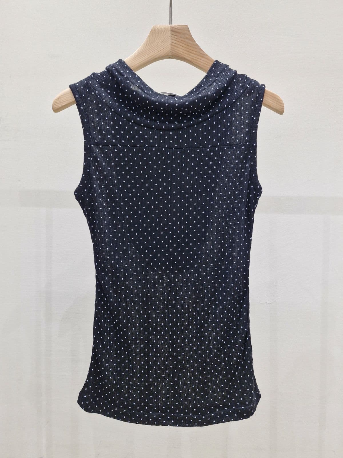 Stretchy hooded tank top - 이미지 3