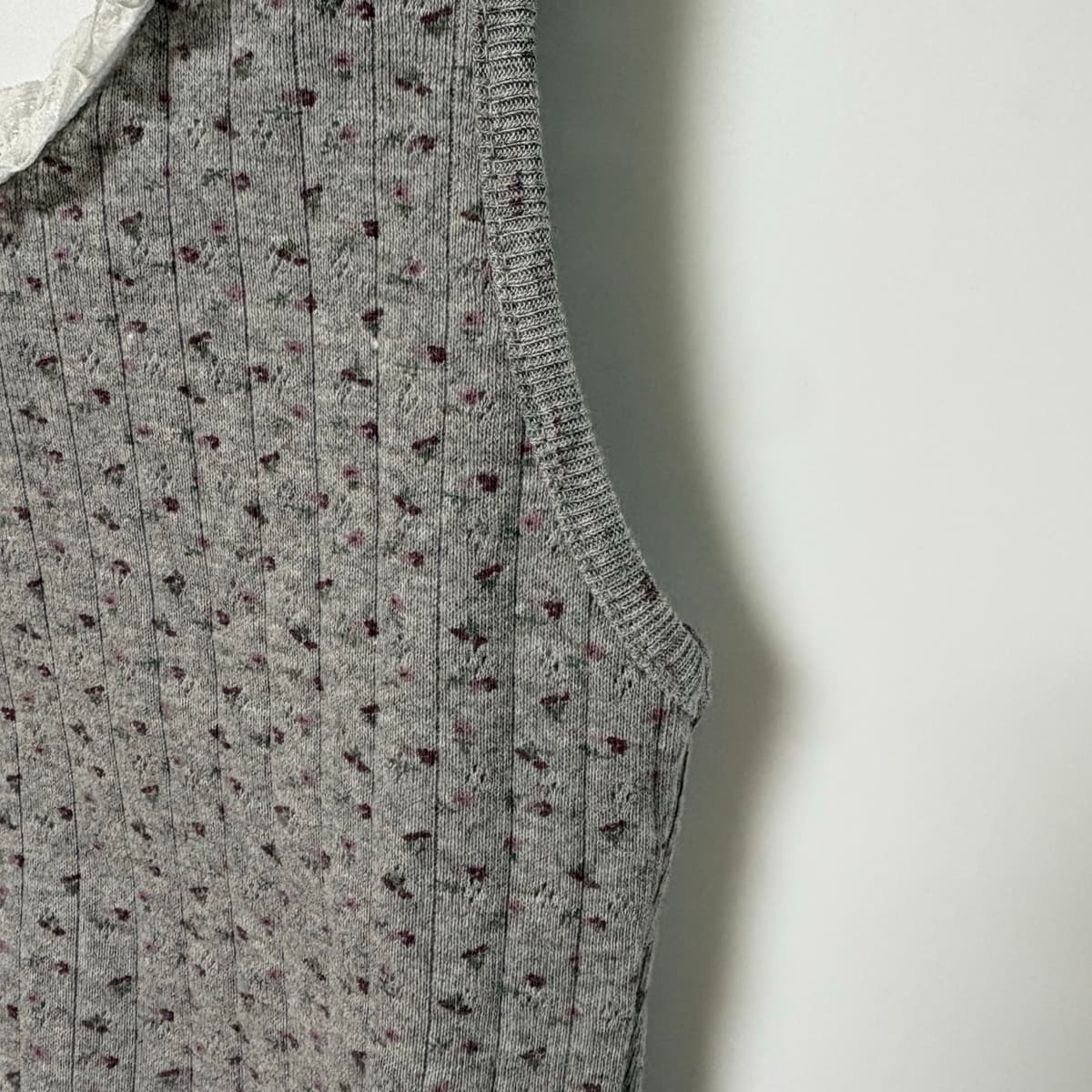 Flower lace sleeveless top - 이미지 10