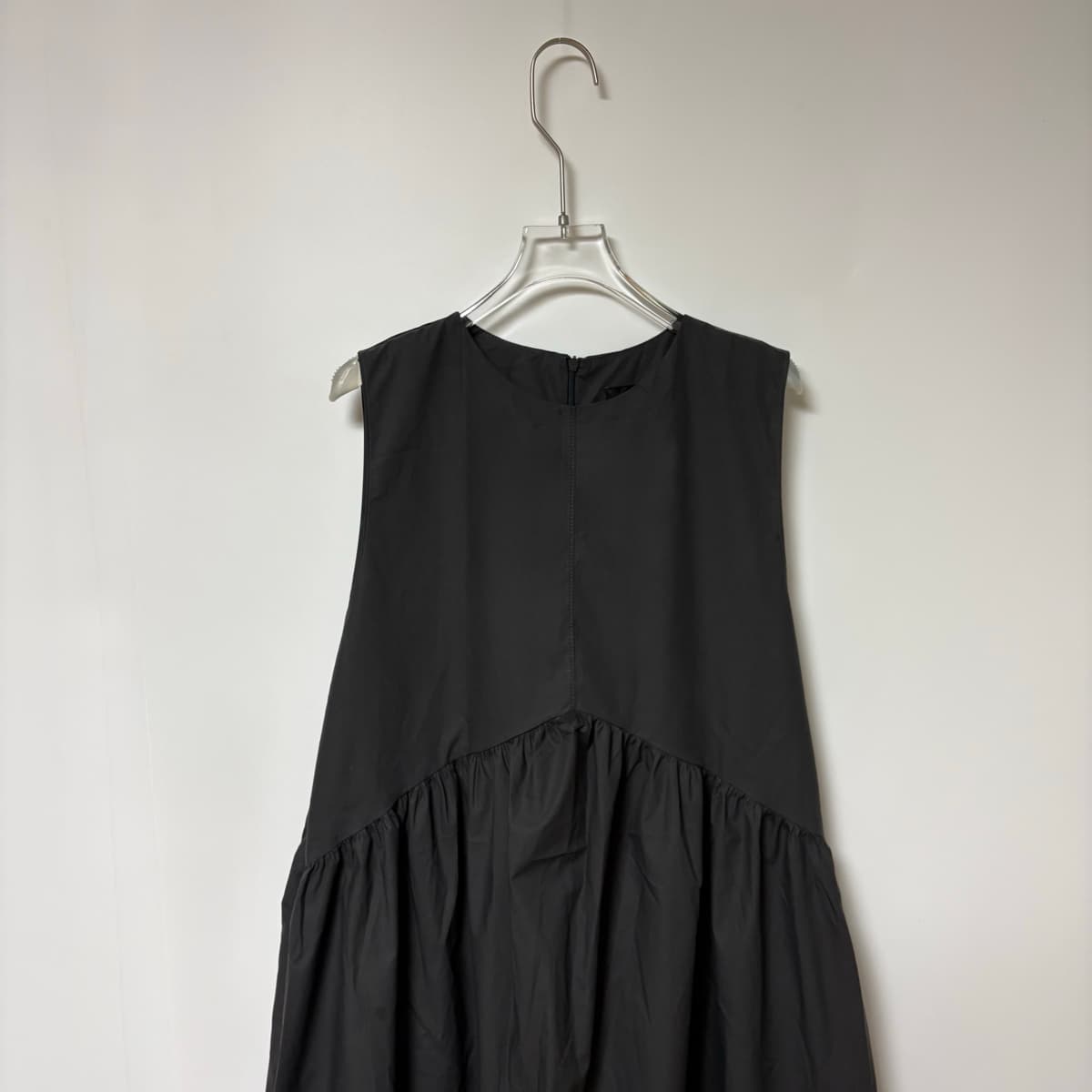 Bold sleeveless dress - 이미지 6