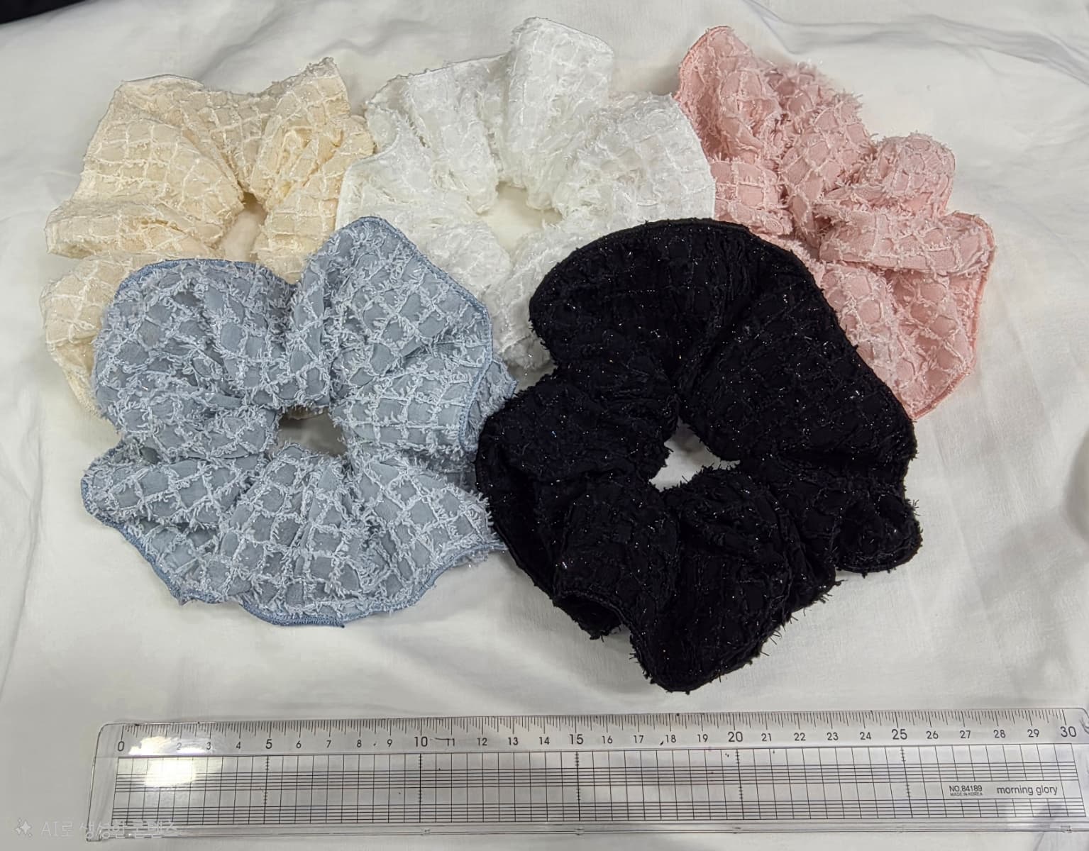 glitter scrunchie - 이미지 1
