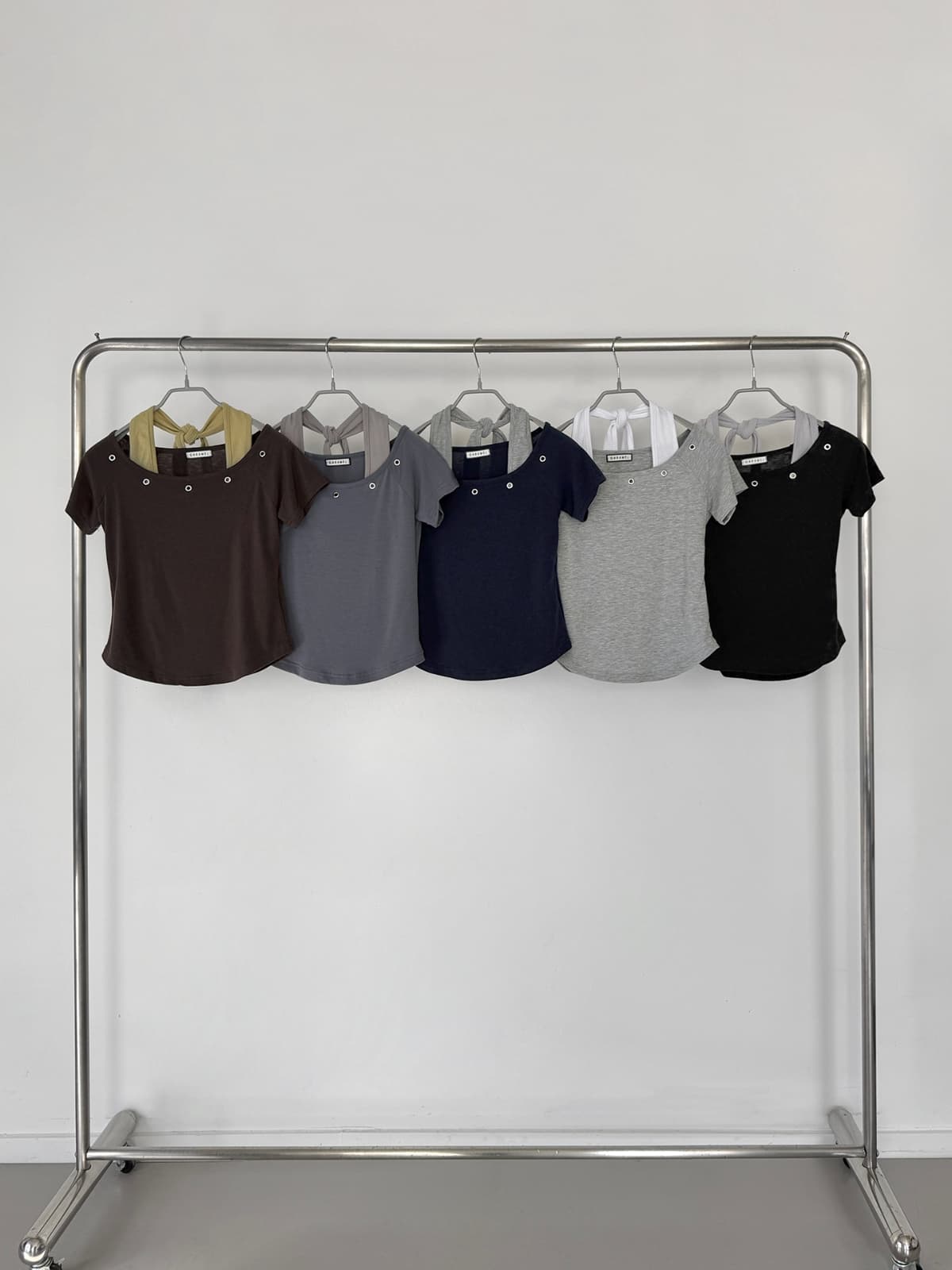 26 Summer New Arrival_(One-piece) Eyelet Halter Neck (Slim Fit, Punching, Layered, Contrast, Short Sleeve, Y2K - 이미지 5