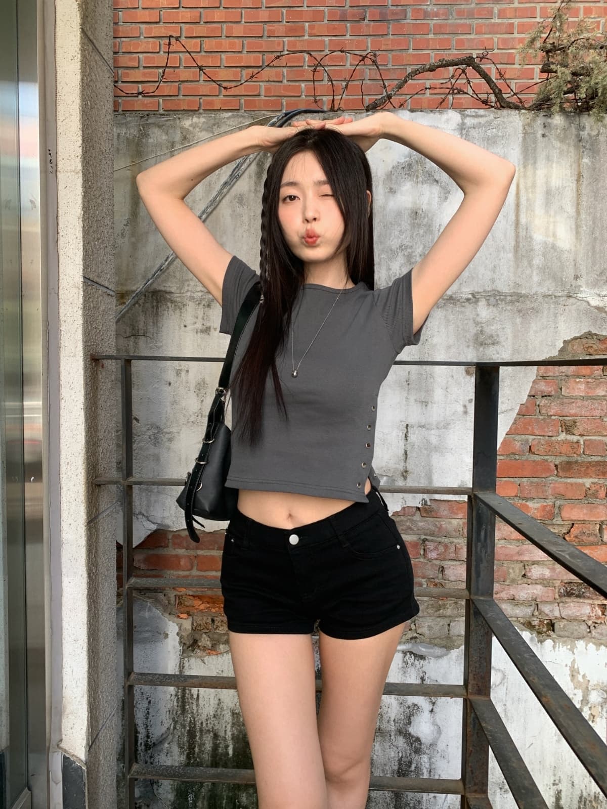 26 Summer New Arrival_Rich Snap Short Sleeve T-Shirt (Statement, Basic Item, Casual, Round Neck, Effortless Chic) - 이미지 10