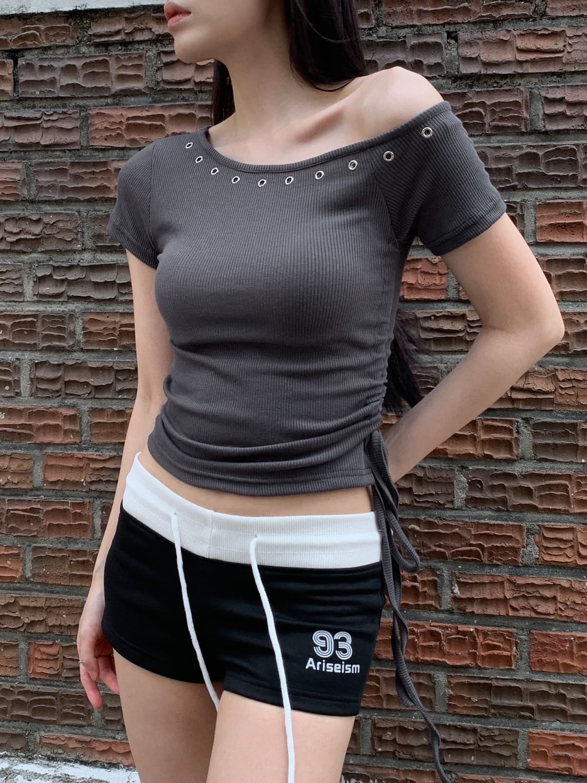 26 Summer New Arrival_(Short Sleeve) Punch Lip Neck T-shirt (Button, Lovely, Slim Fit, Crop, One-off, Effortless Chic) - 이미지 2