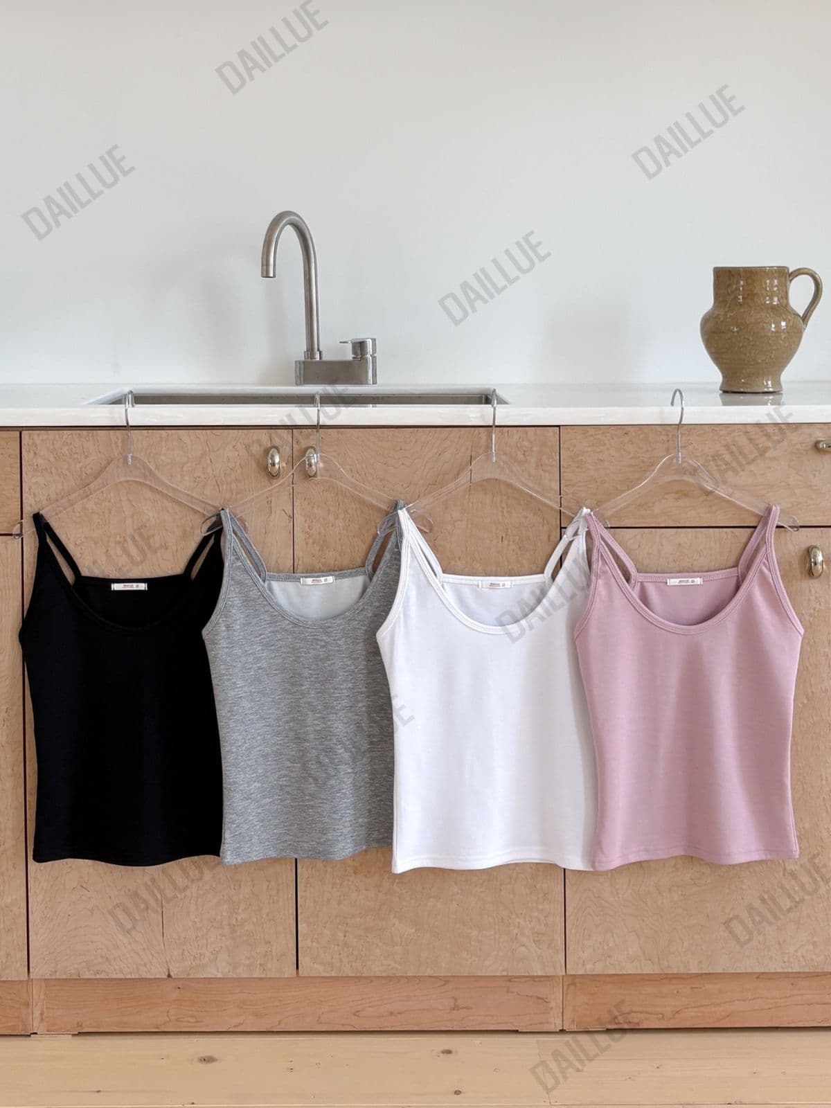Slim Fit - Cushioned Strap Sleeveless - Breast Cover, Made in Korea, Daily, Innerwear, Sporty, Spring/Summer, Elastic Spandex - 이미지 2