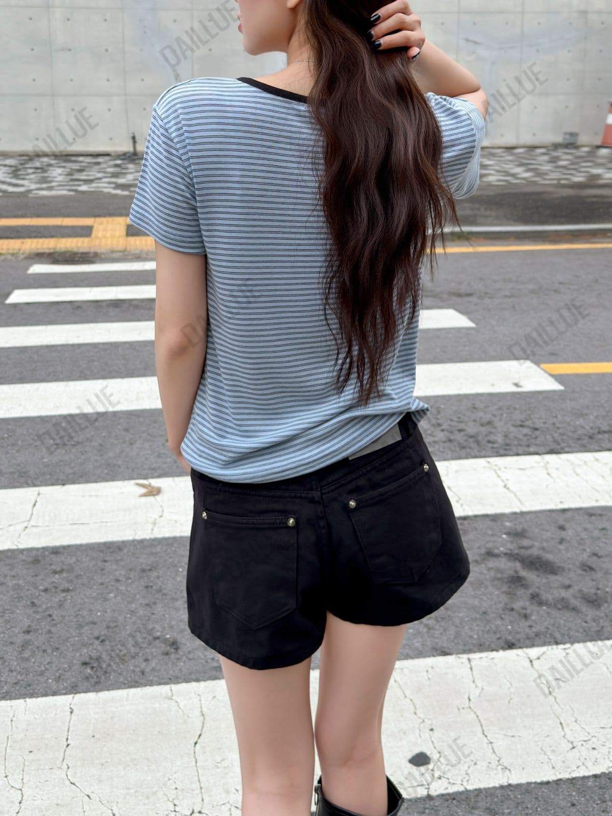 Basic Fit - Striped Contrast Round Short Sleeve - 이미지 11