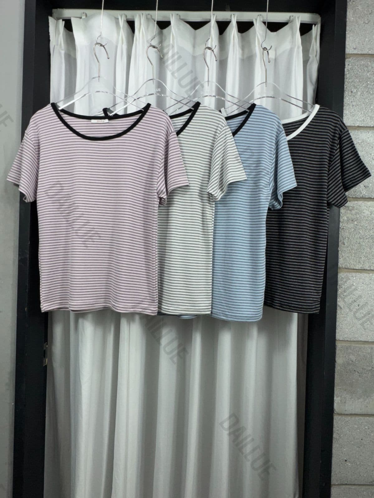 Basic Fit - Striped Contrast Round Short Sleeve - 이미지 2