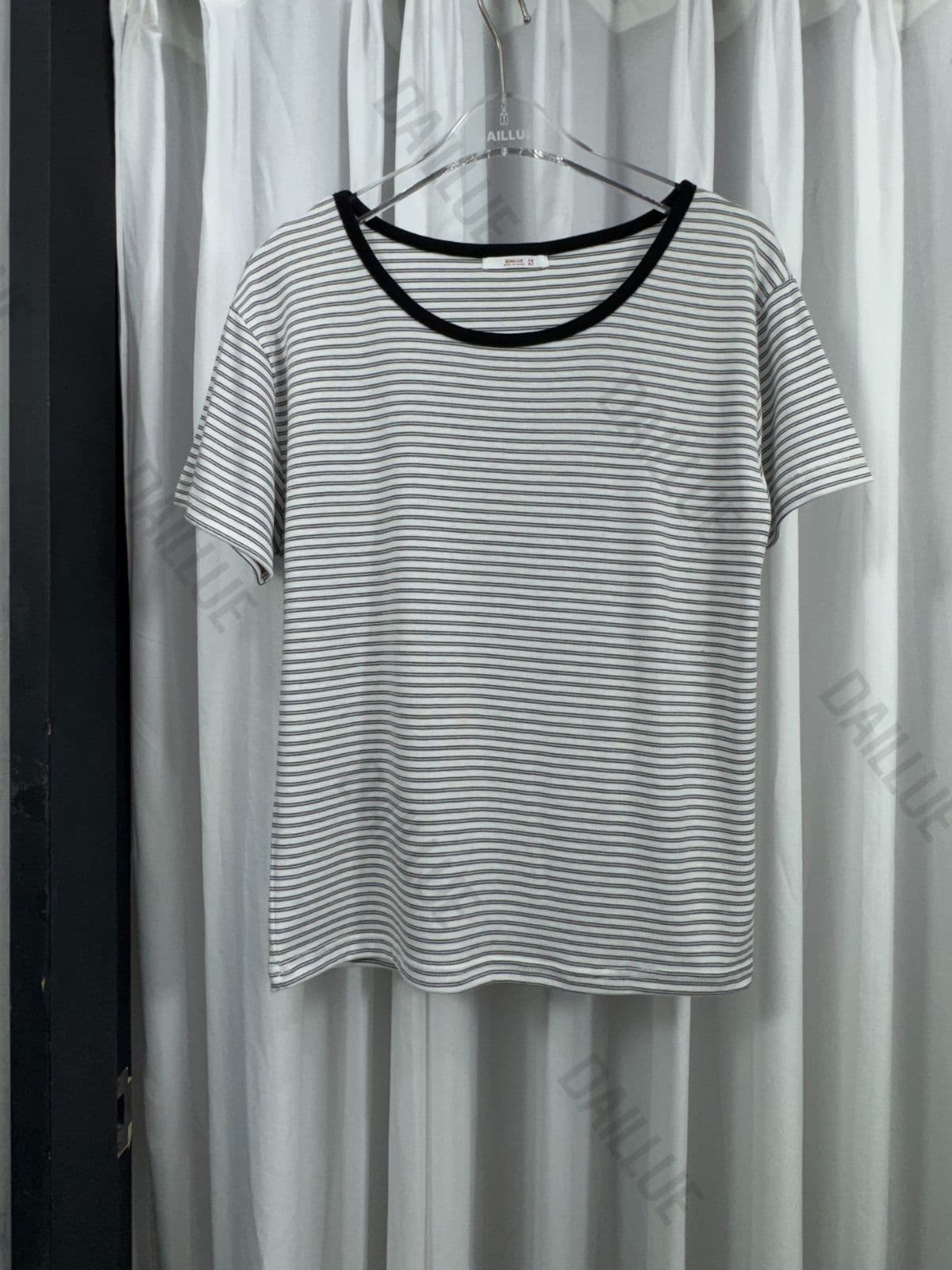 Basic Fit - Striped Contrast Round Short Sleeve - 이미지 15