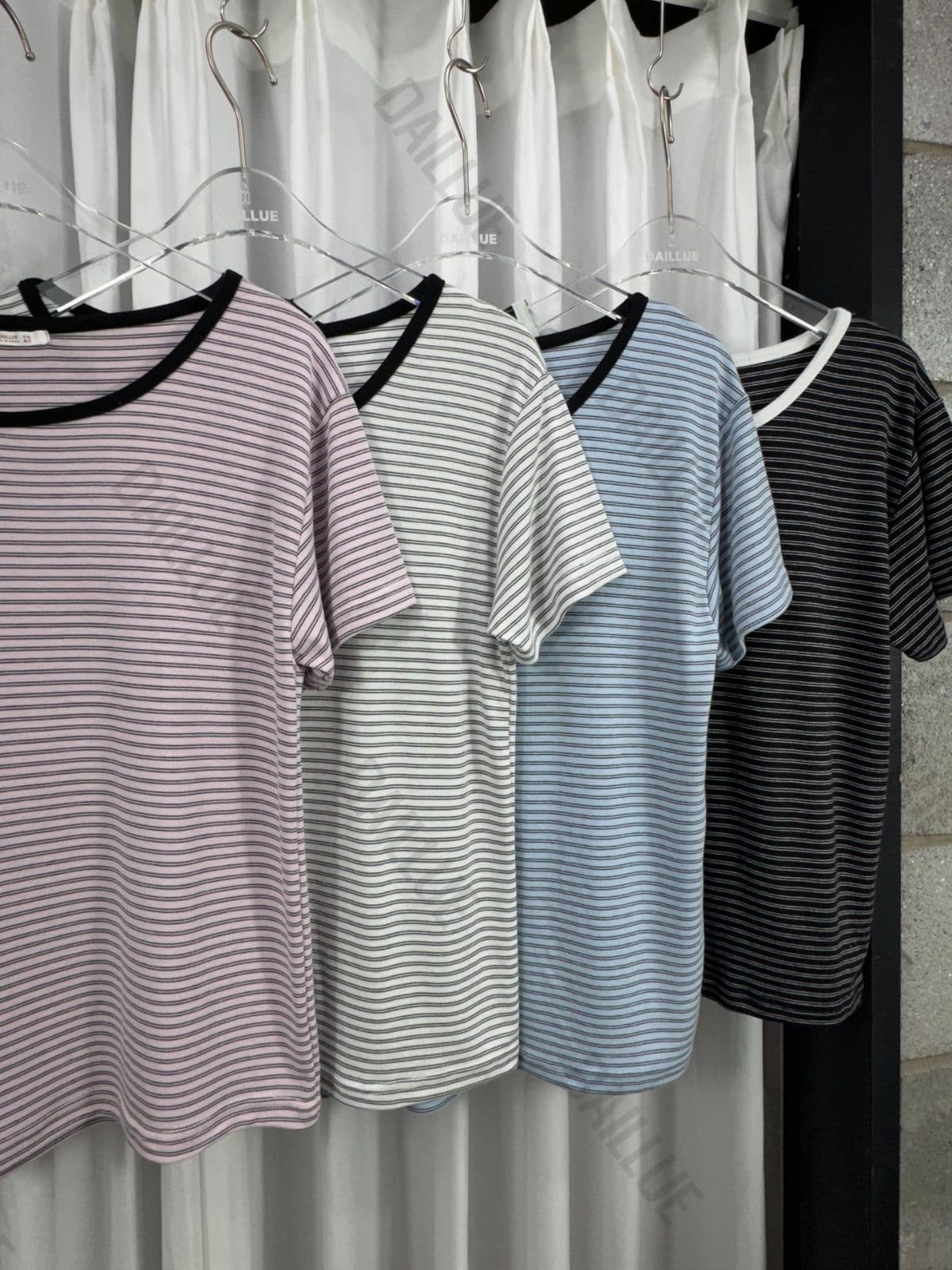 Basic Fit - Striped Contrast Round Short Sleeve - 이미지 16