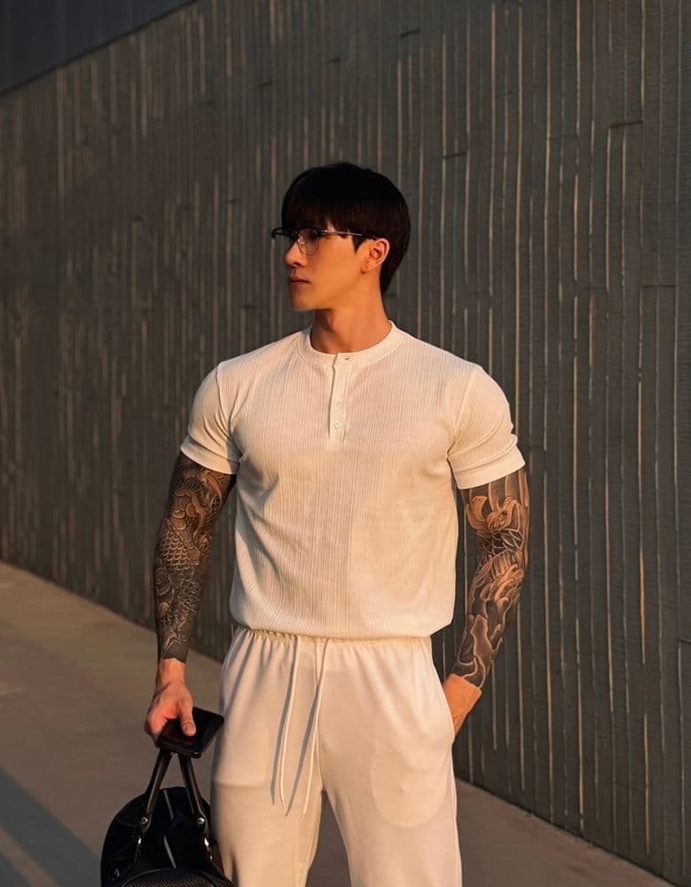 Pure Muscle Fit Henley Neck Short Sleeve T-shirt - 이미지 2
