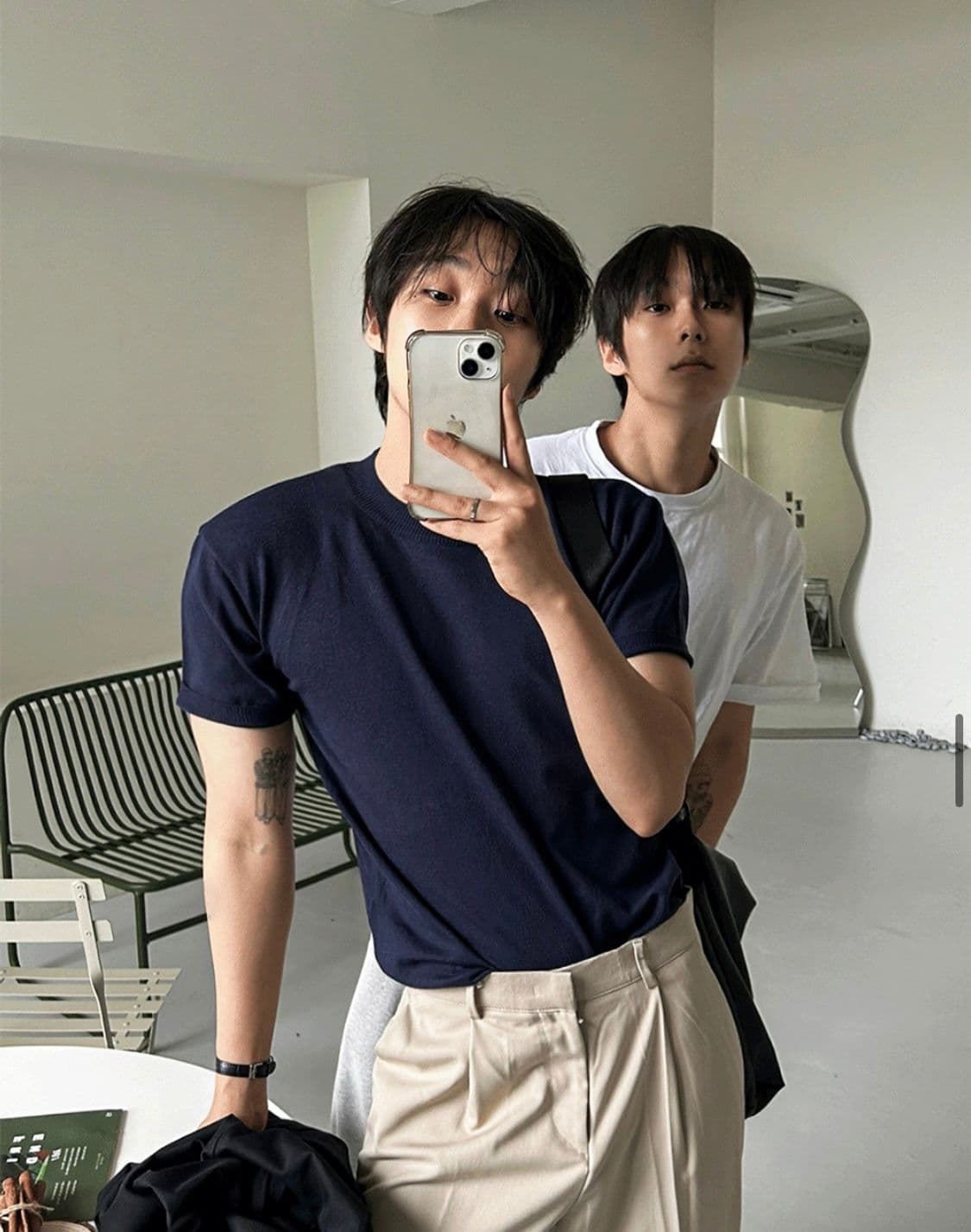 Muscle-fit wool round short-sleeve knit - 이미지 4